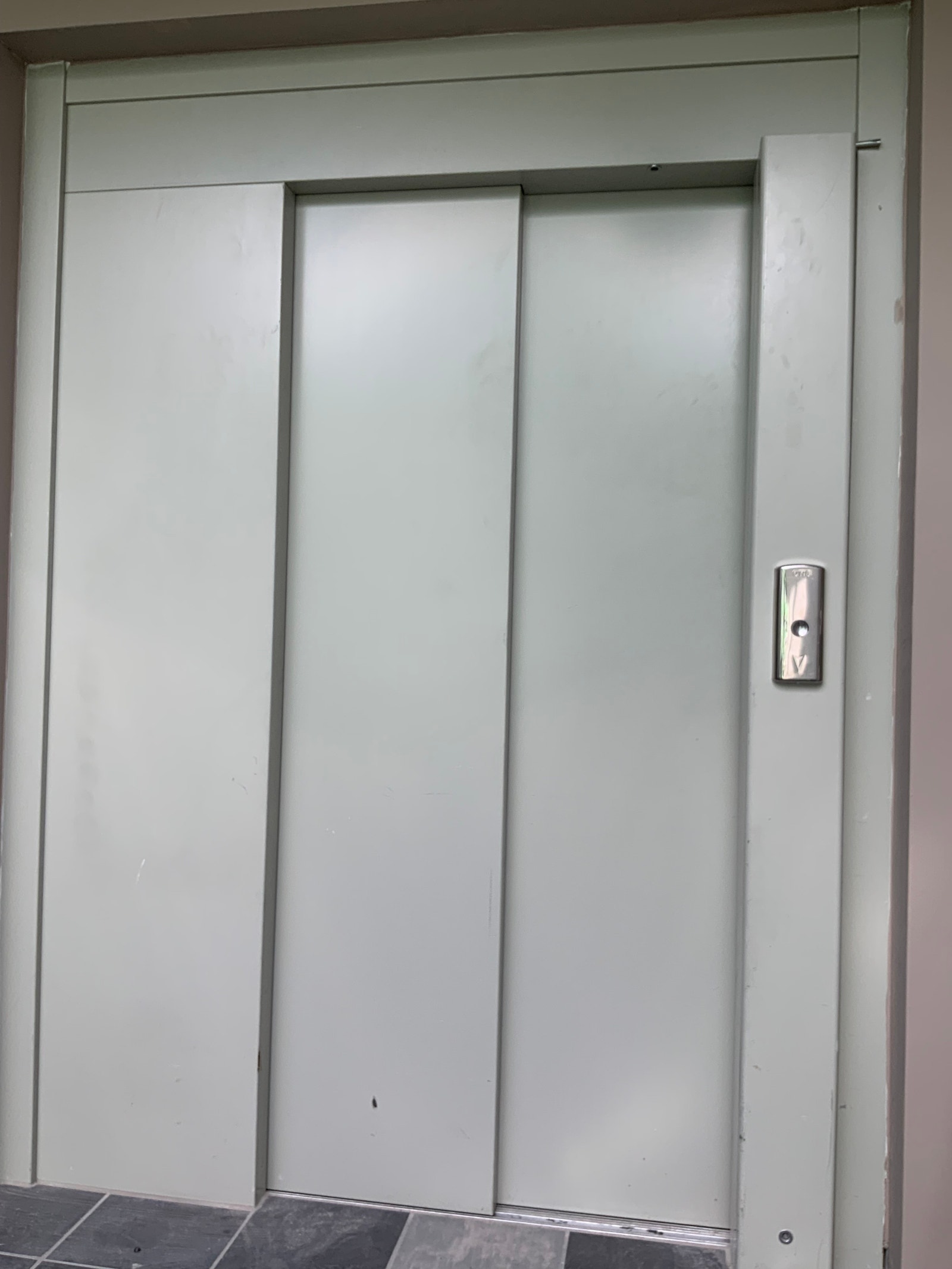 Heis til boliger fra hovedingang Galleribilde