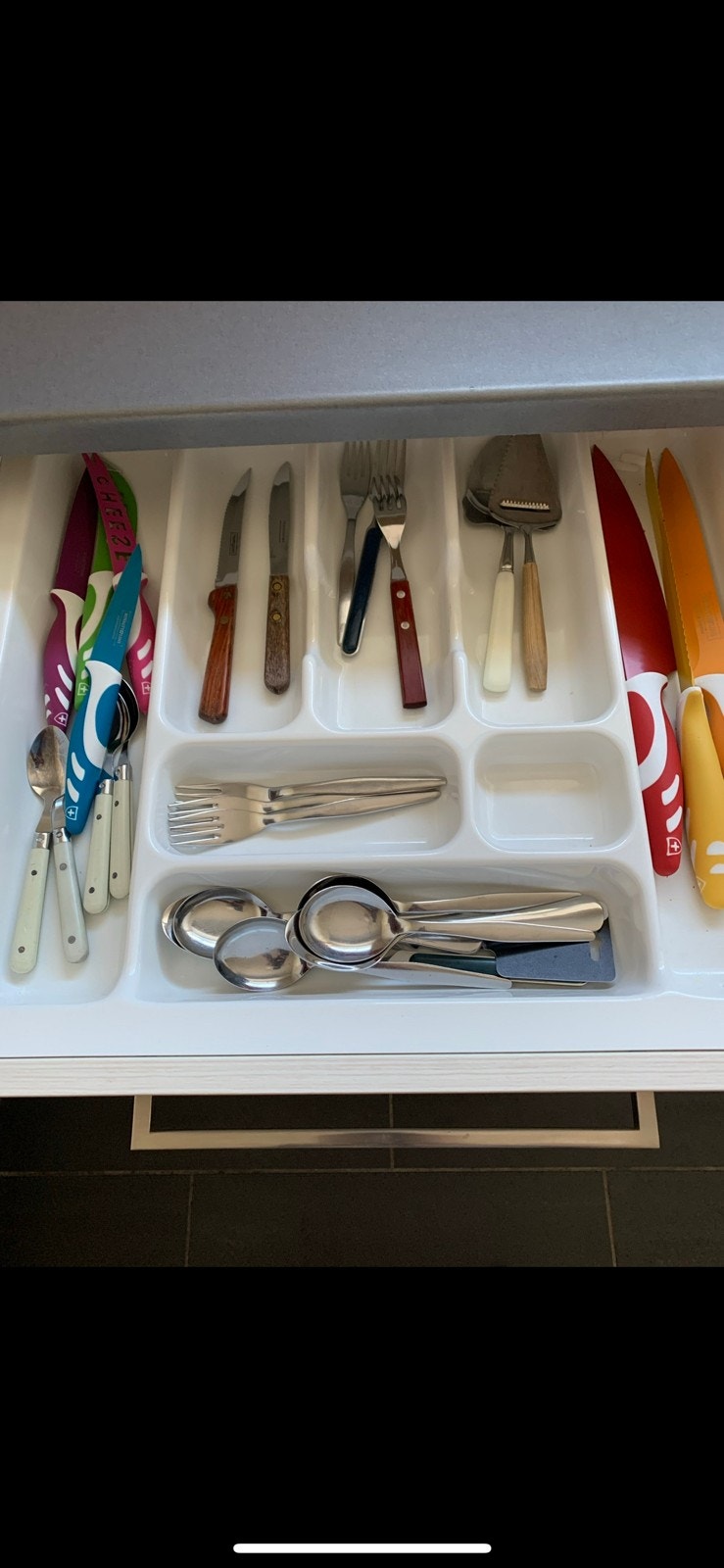 Alt av nødvedig kjøkkenutstyr er å finne. Galleribilde