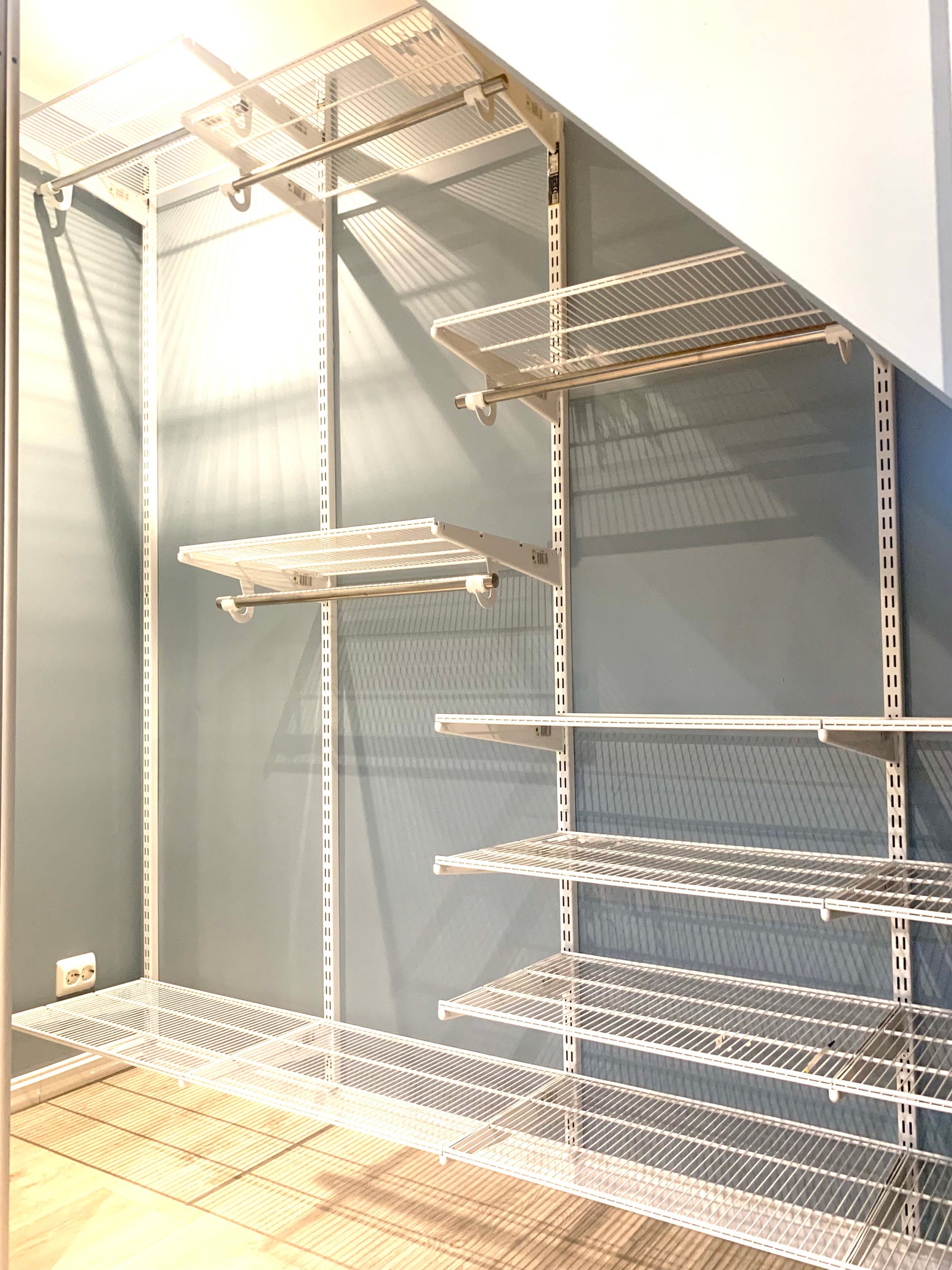Elfa skyvedørsgarderobe 2 Galleribilde
