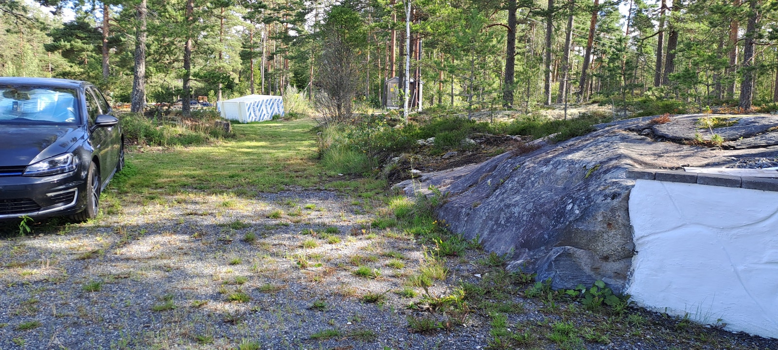 2 parkeringsplasser tilhører denne leiligheten Galleribilde