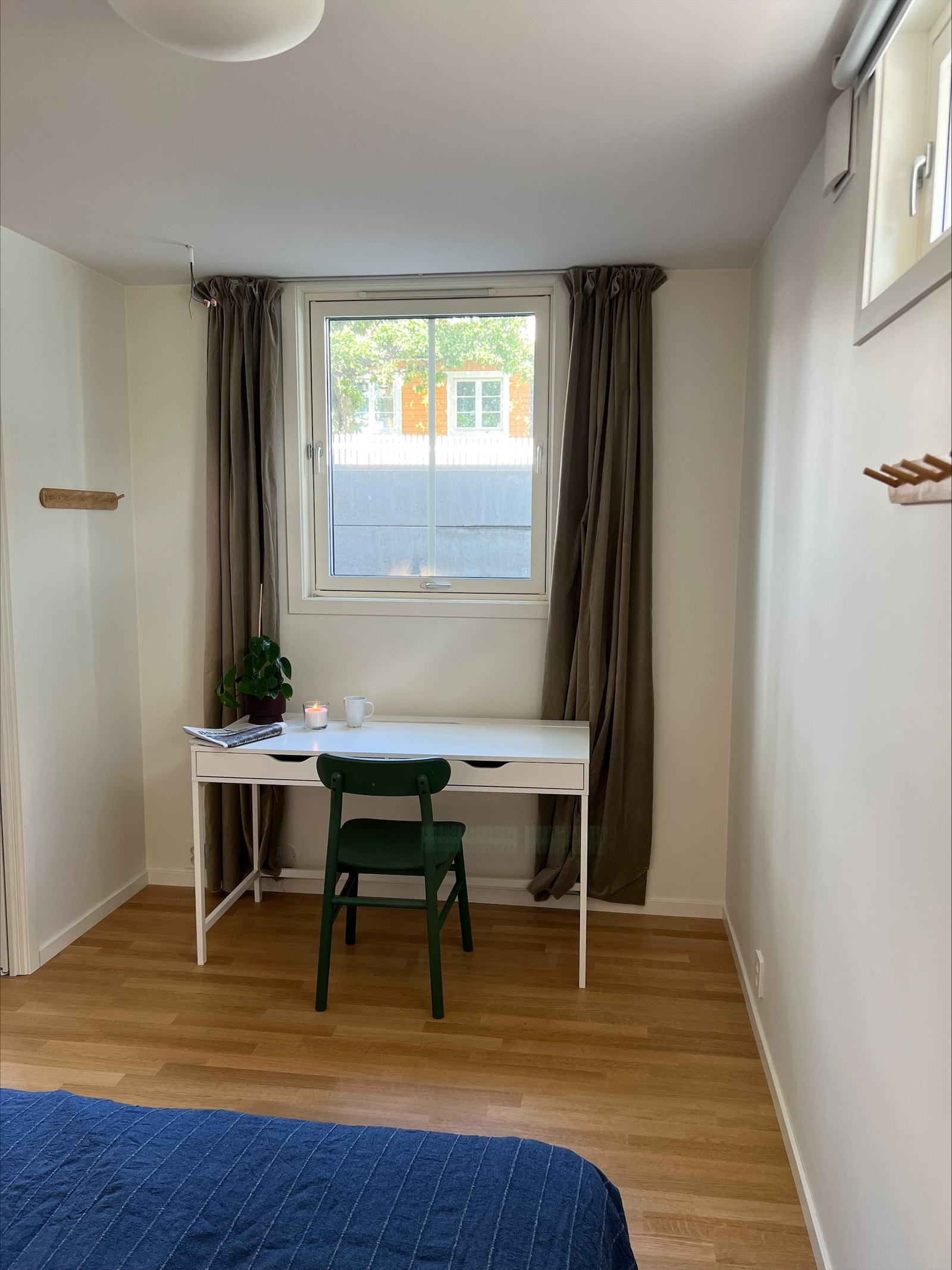 Soverom med mulighet for arbeidsplass Galleribilde