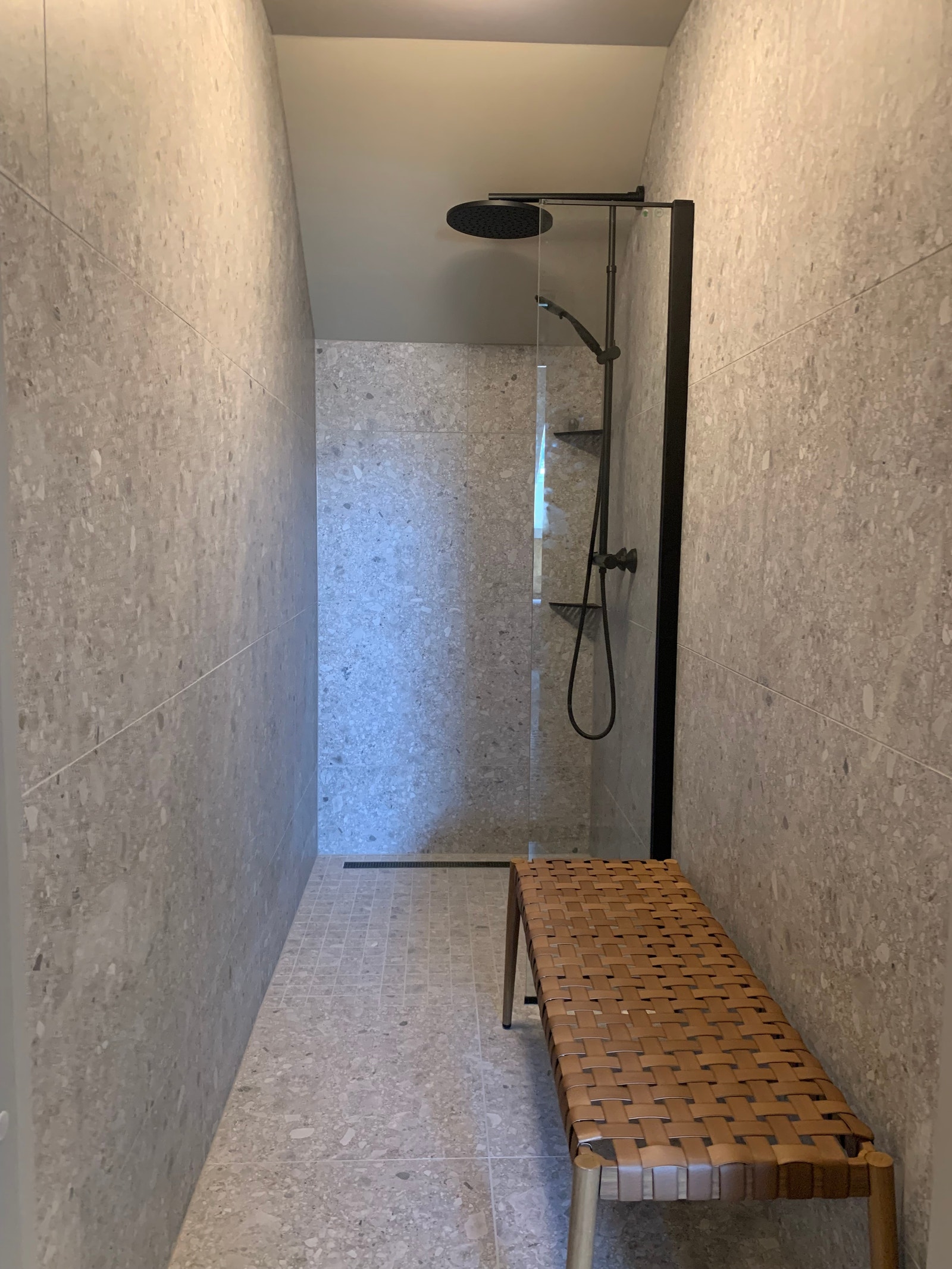 Separate dusj rom Galleribilde