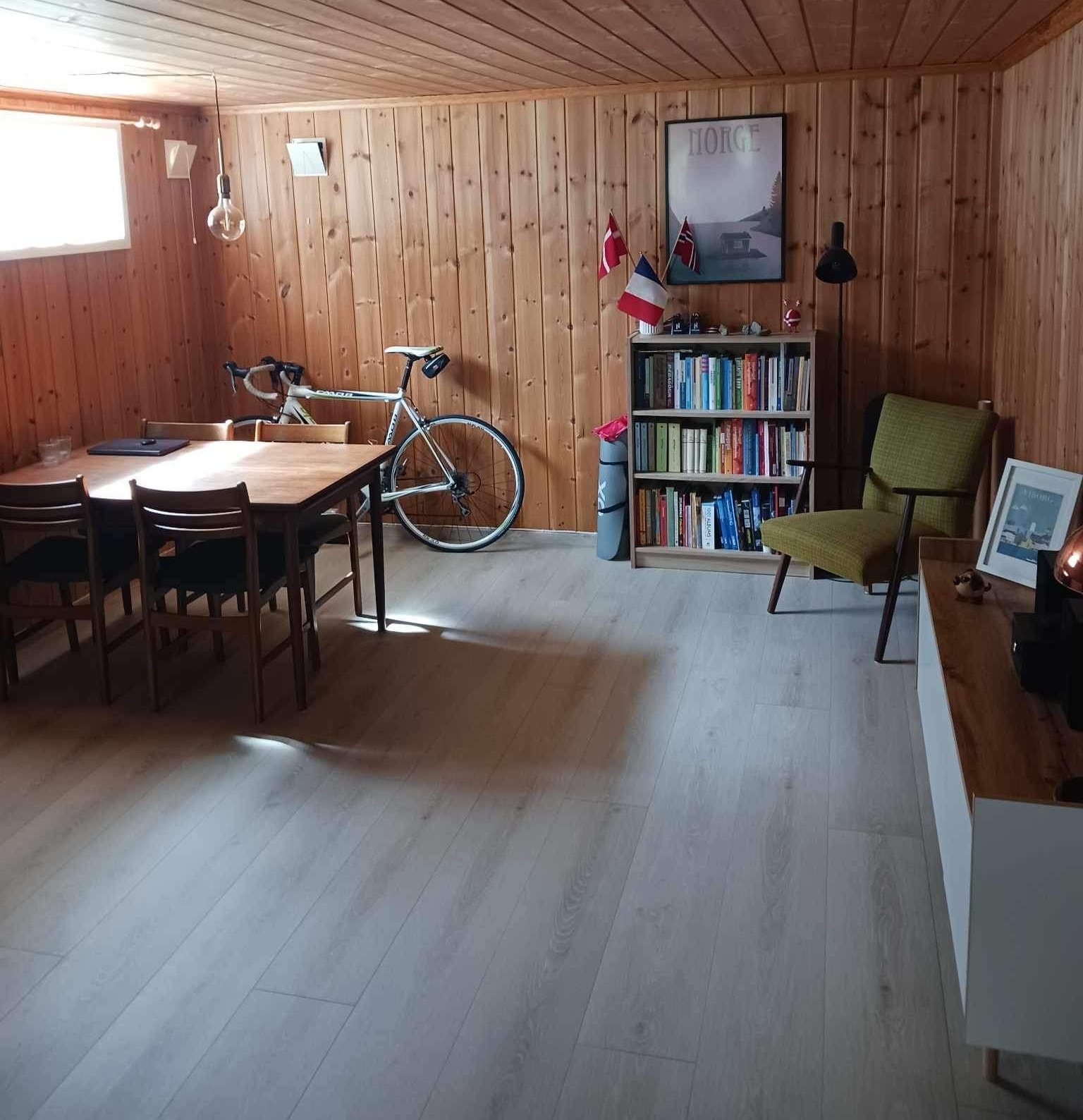 Stor stue på 31 kvm (leiligheten leies ut umøblert) Galleribilde