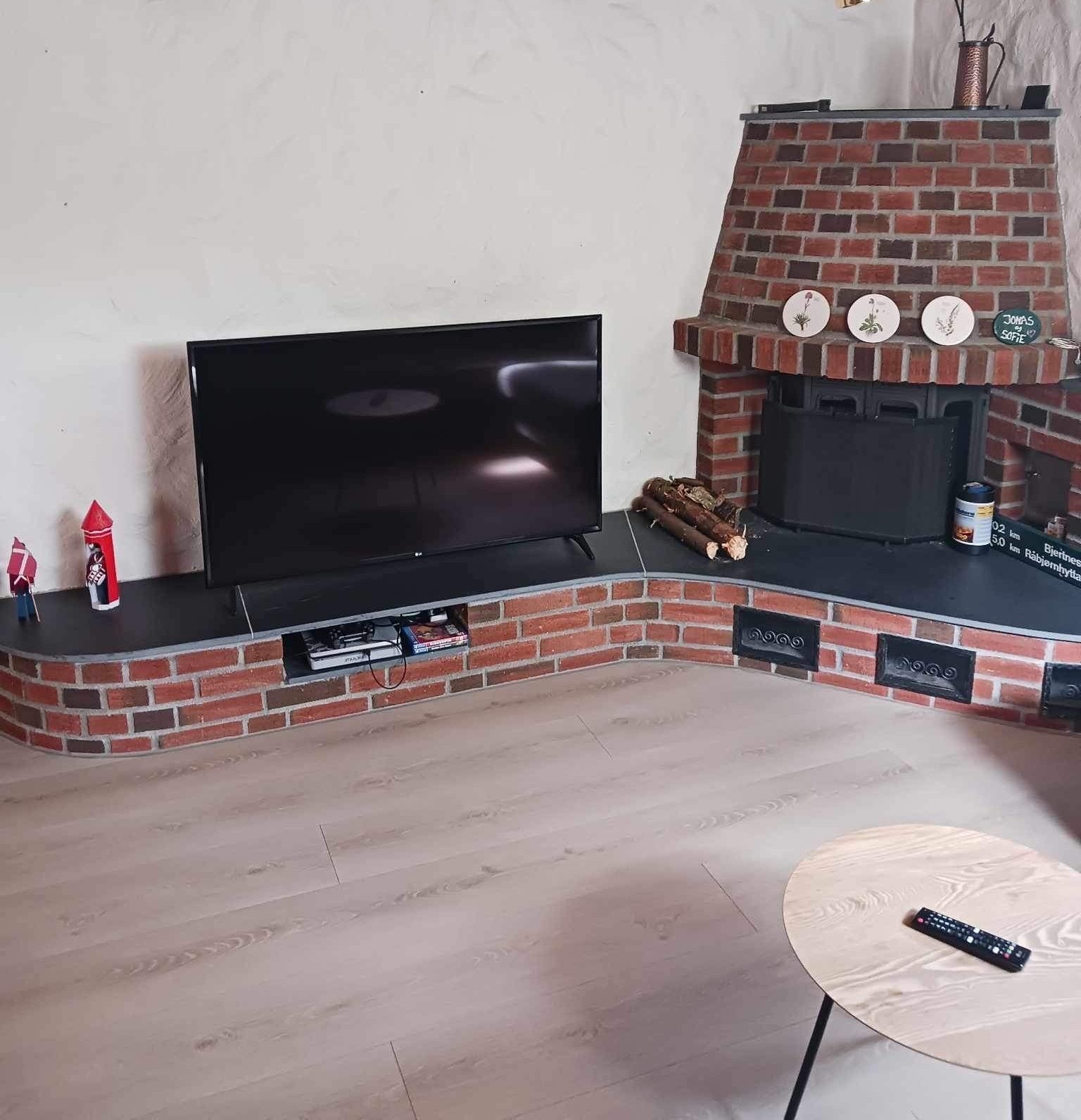 Stor stue på 31 kvm (leiligheten leies ut umøblert) Galleribilde