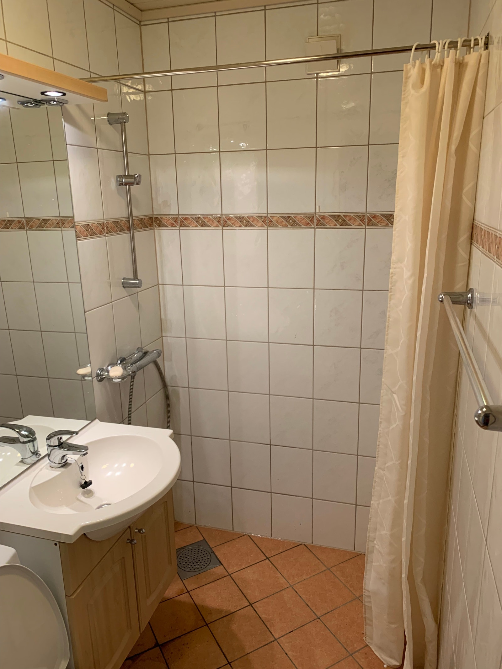 Hybel 1 - bad Galleribilde