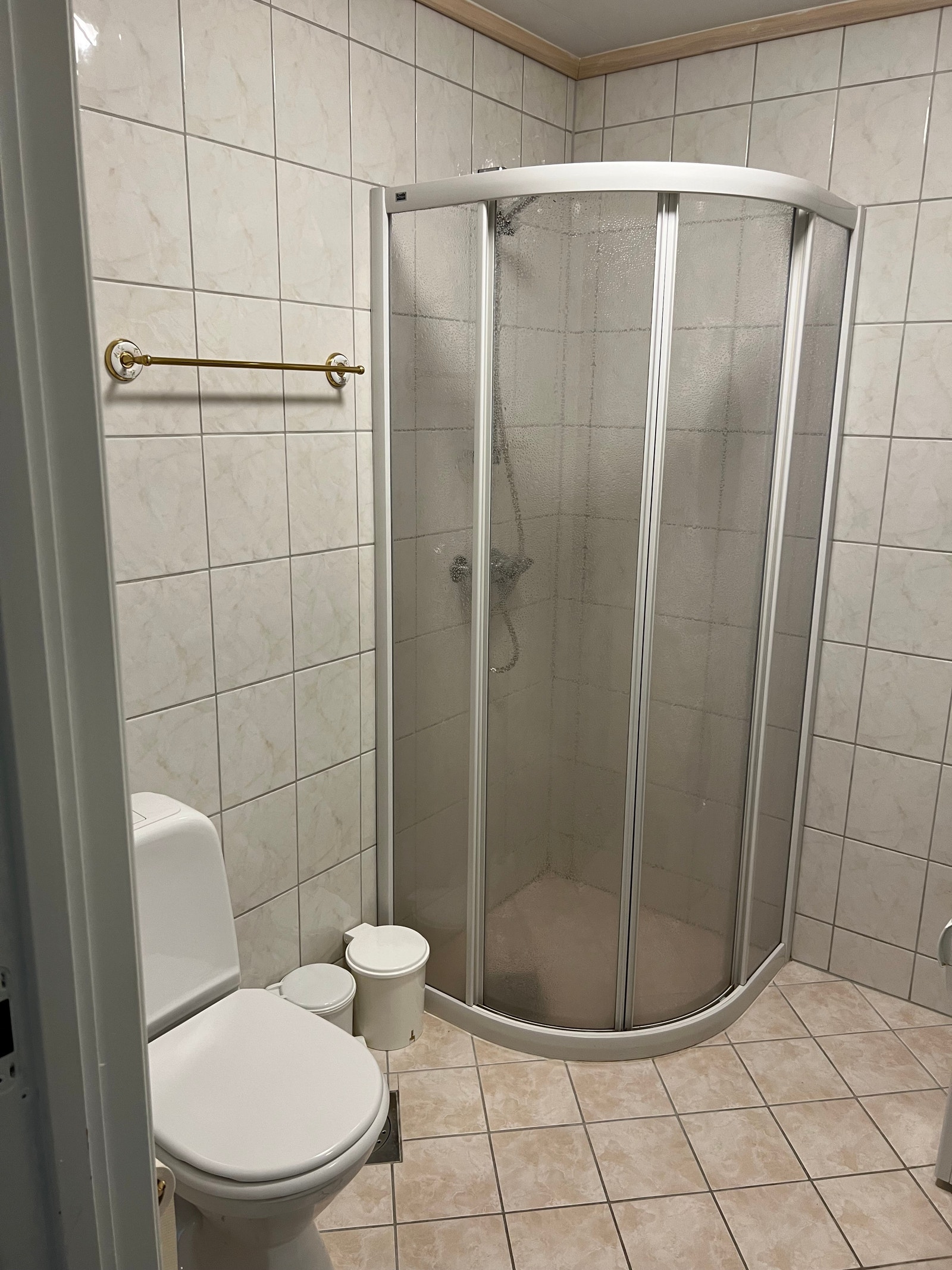 Bad - Dusj og toalett Galleribilde