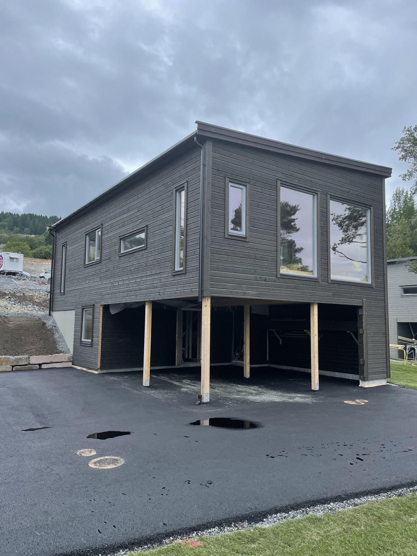 Bilde av tilsvarende hus nr. 7 i prosjektet Lergrovik vest like sør for Lergroviktoppen som er tilsvarende hus nr. 10 og 11 Galleribilde