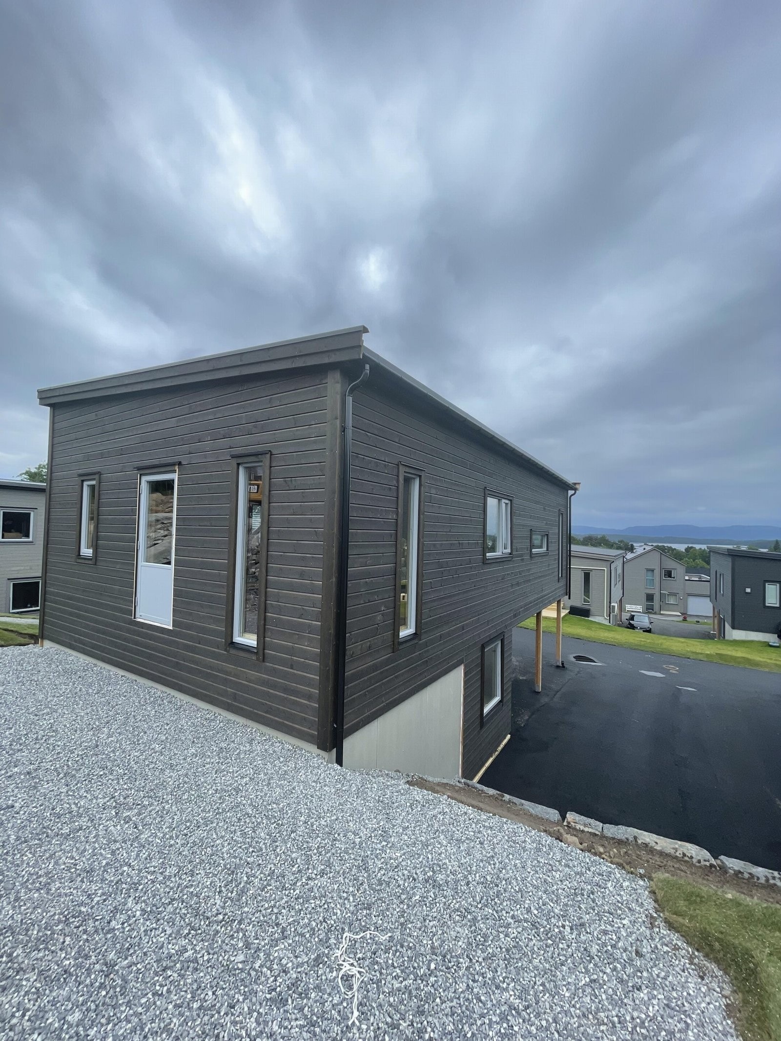 Bilde av tilsvarende hus nr. 7 i prosjektet Lergrovik vest like sør for Lergroviktoppen som er tilsvarende hus nr. 10 og 11 Galleribilde