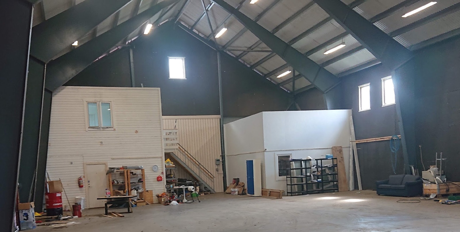 I sør-østre hjørne ligger det en privat bod. Galleribilde