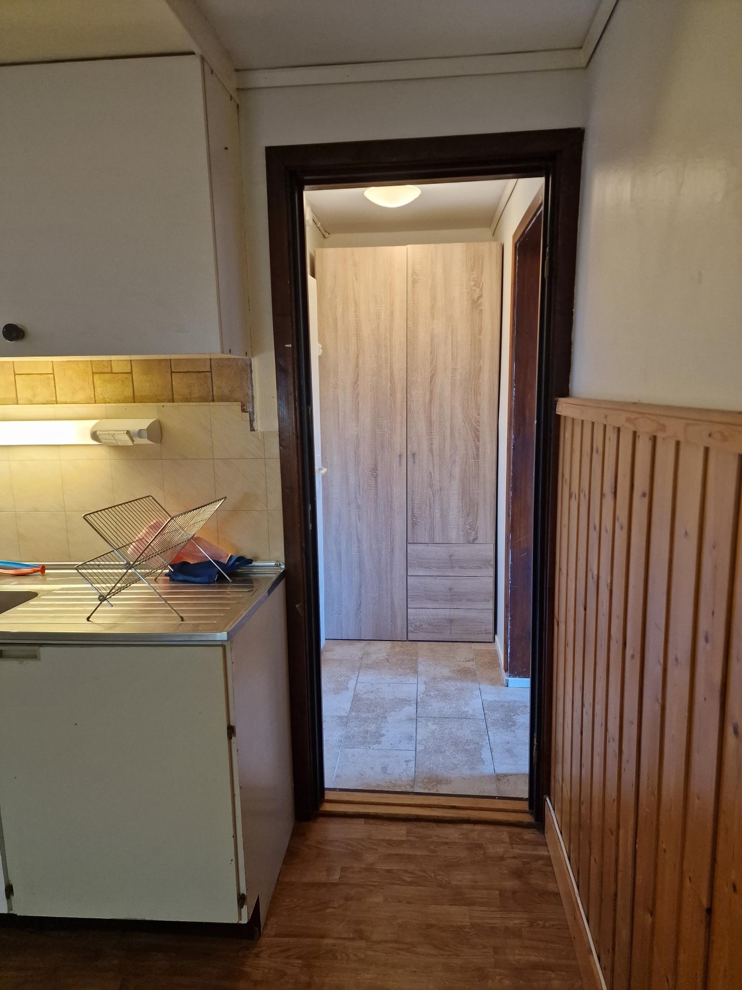 Garderobeskap i gangen Galleribilde