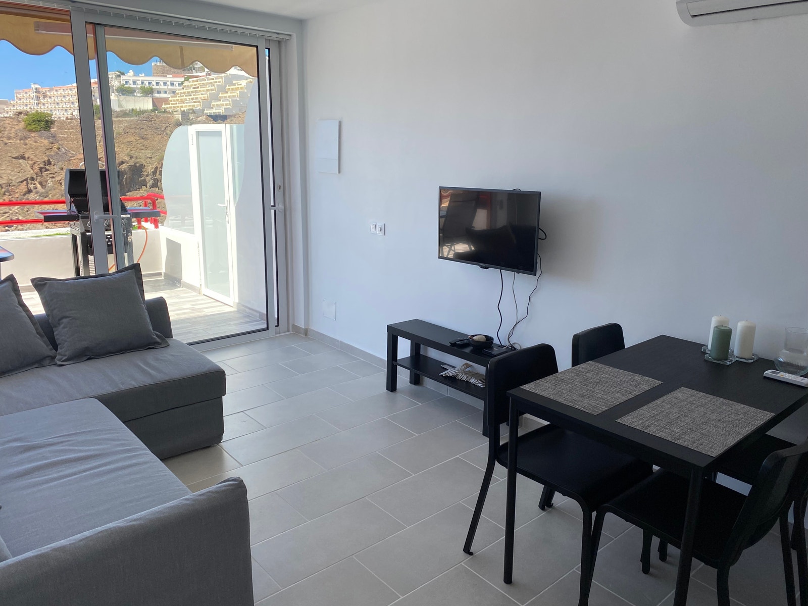 Stue med TV Galleribilde