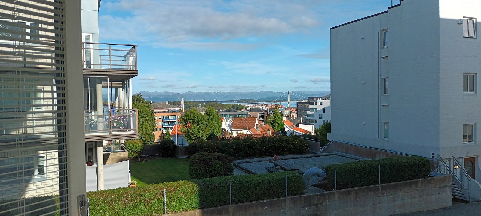 Utsikt mot bybrua Galleribilde