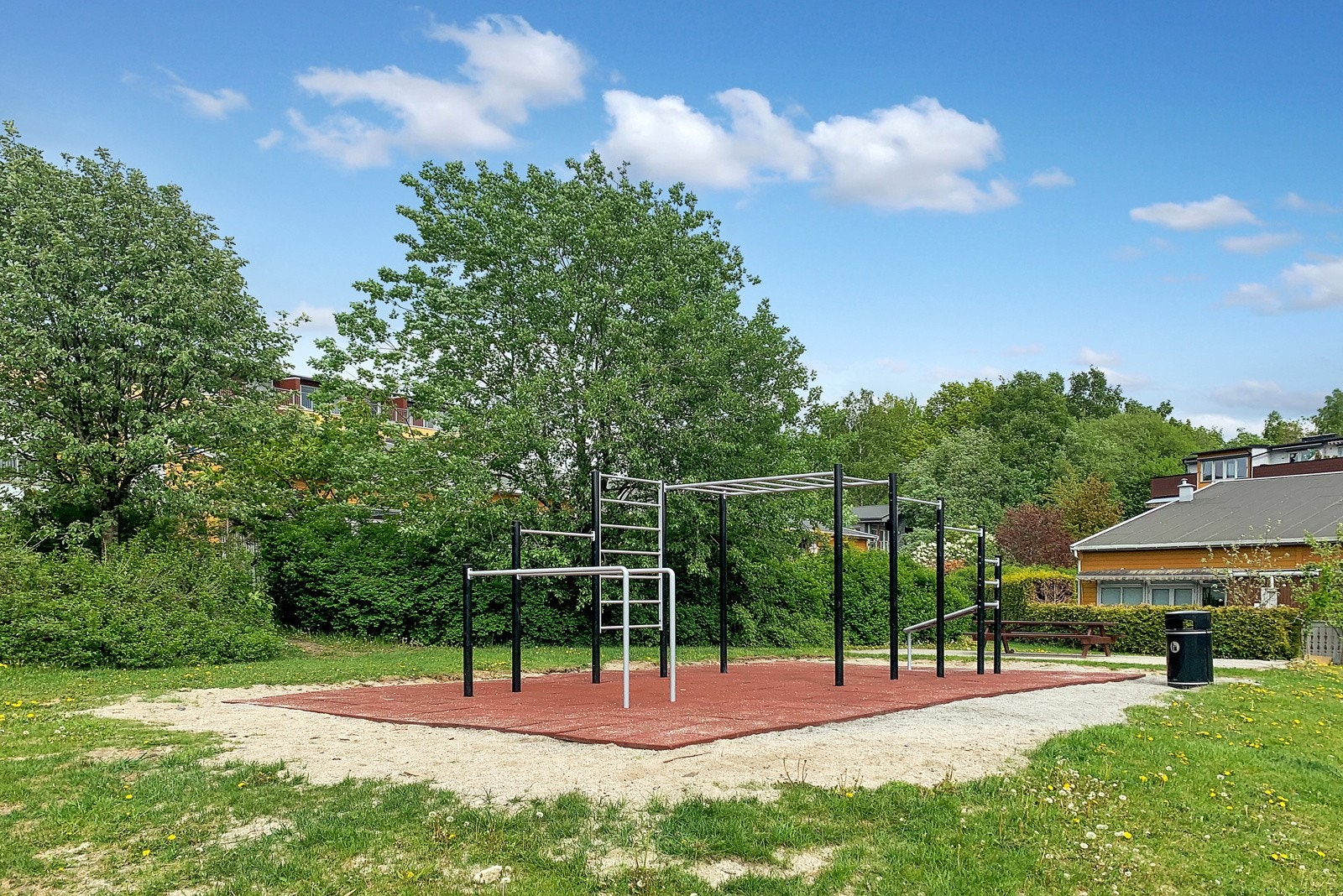 I fjor ble det oppført ny lekeplass og tuftepark. Galleribilde