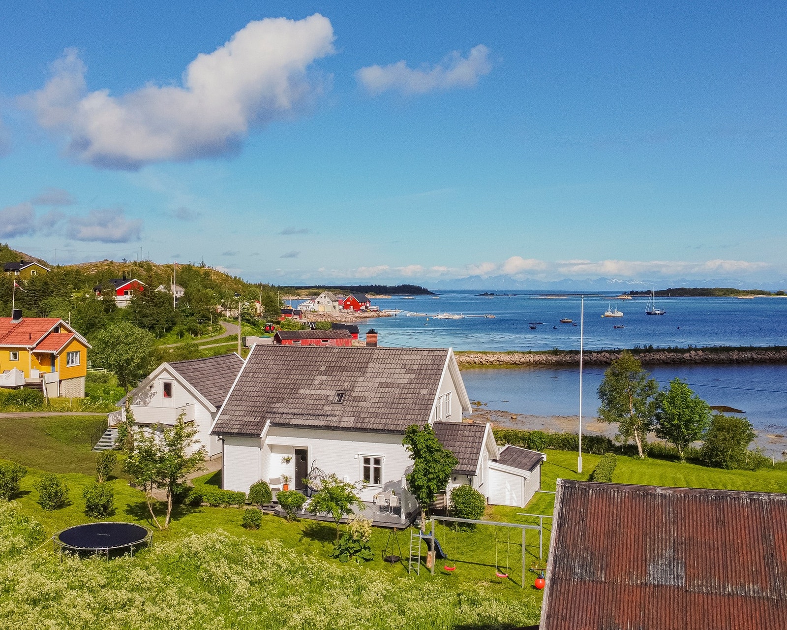 Velkommen til Nordskot og Lisjvikveien 27 - romslig og fin enebolig med fantastisk beliggenhet Galleribilde