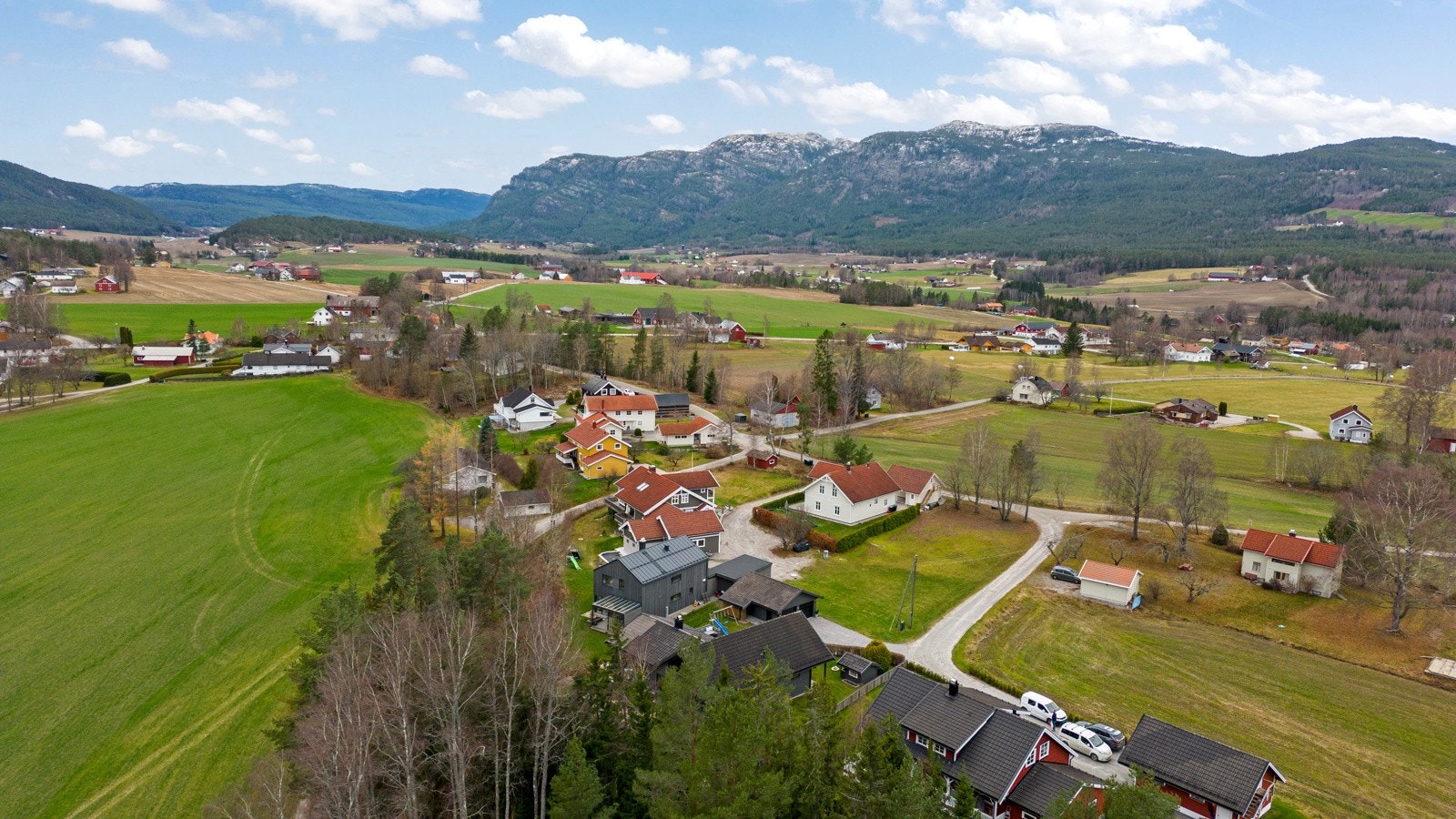 Eiendommen har en flott beliggenhet på populære Langkåshaugen. Galleribilde