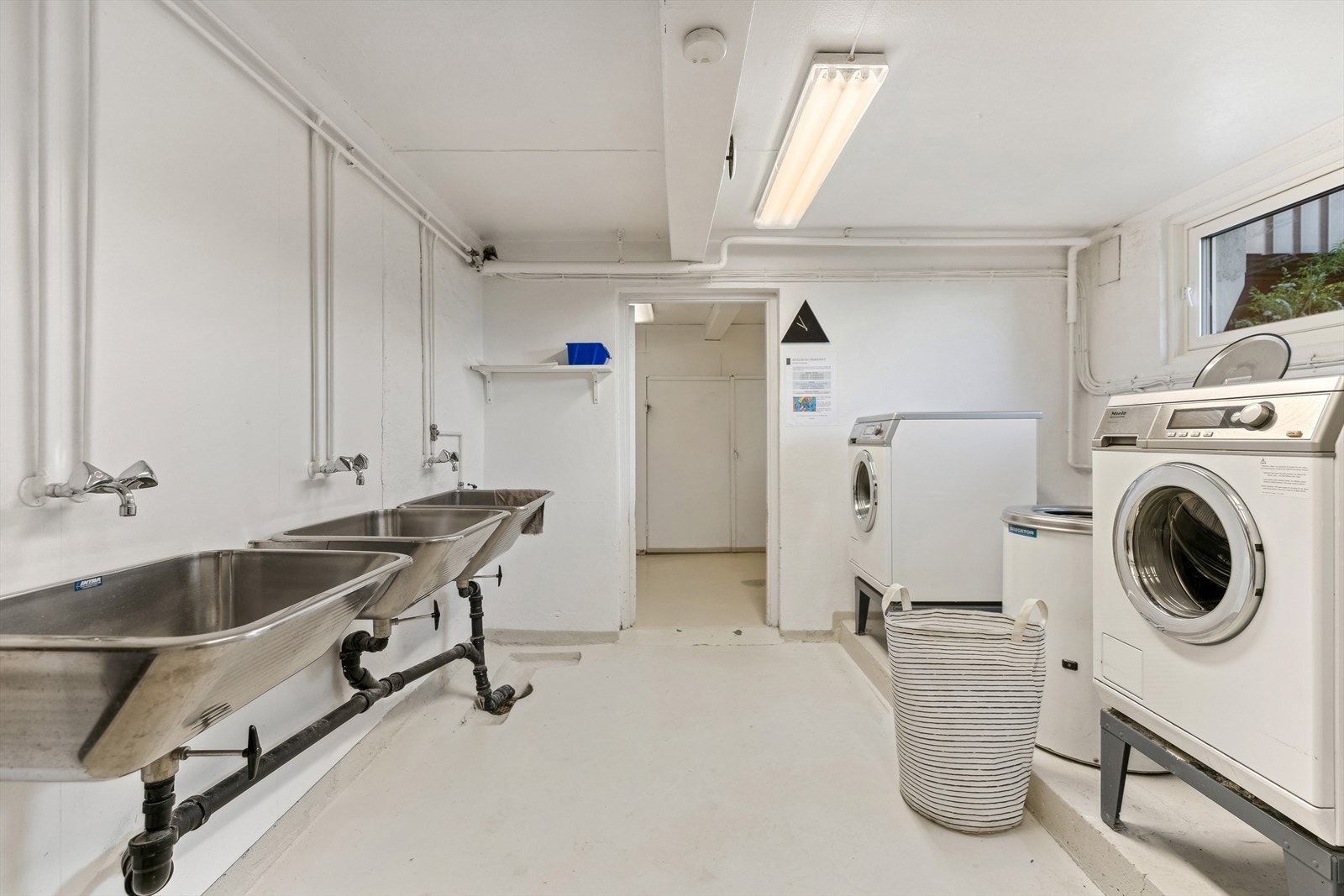 Flott fellesvaskeri. Galleribilde