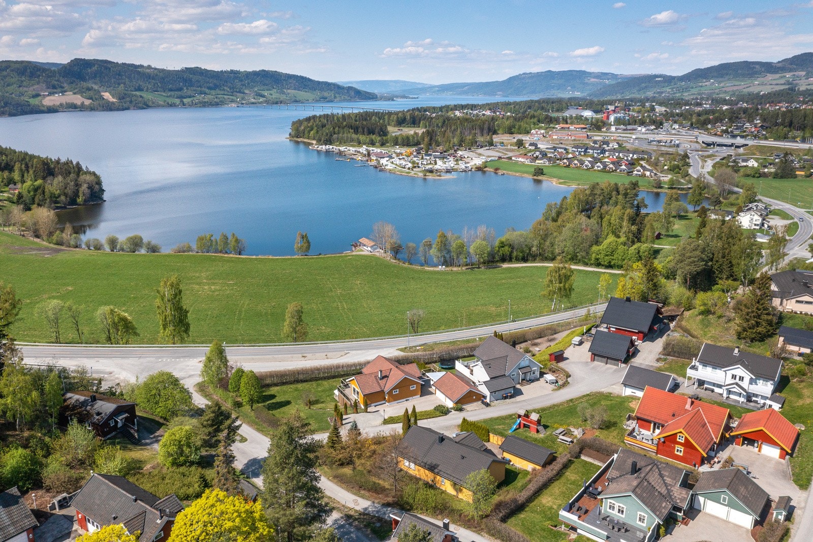Fantastisk beliggenhet med nærhet til Mjøsa Galleribilde