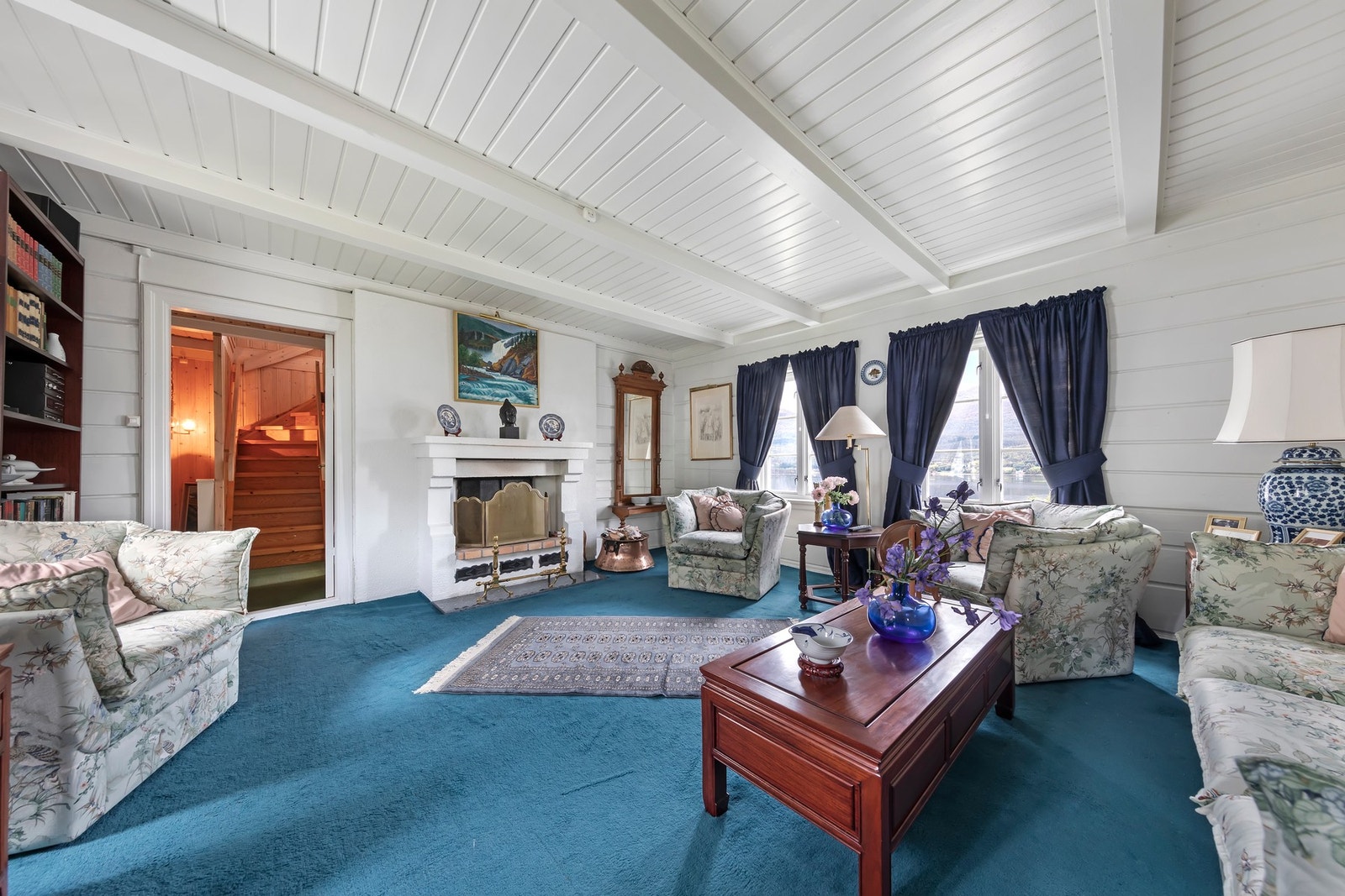 Stue i 2.etg med vedovn Galleribilde