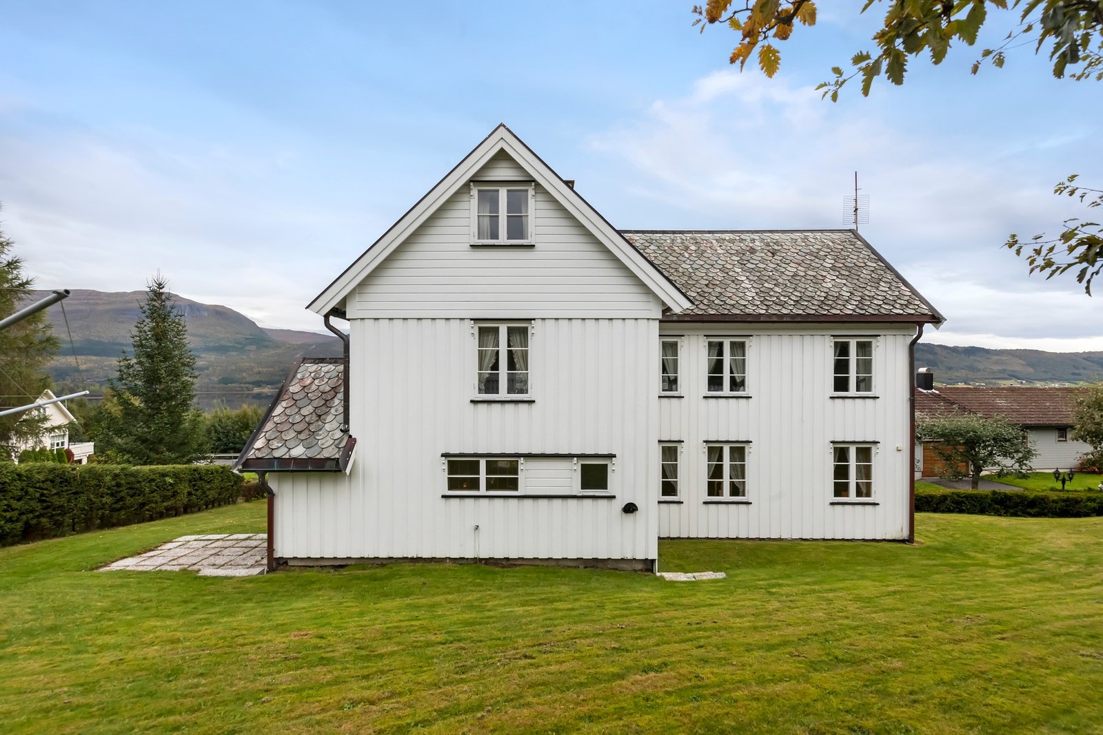 Det medfølger en garasjeplass i Skulevegen 1 Galleribilde