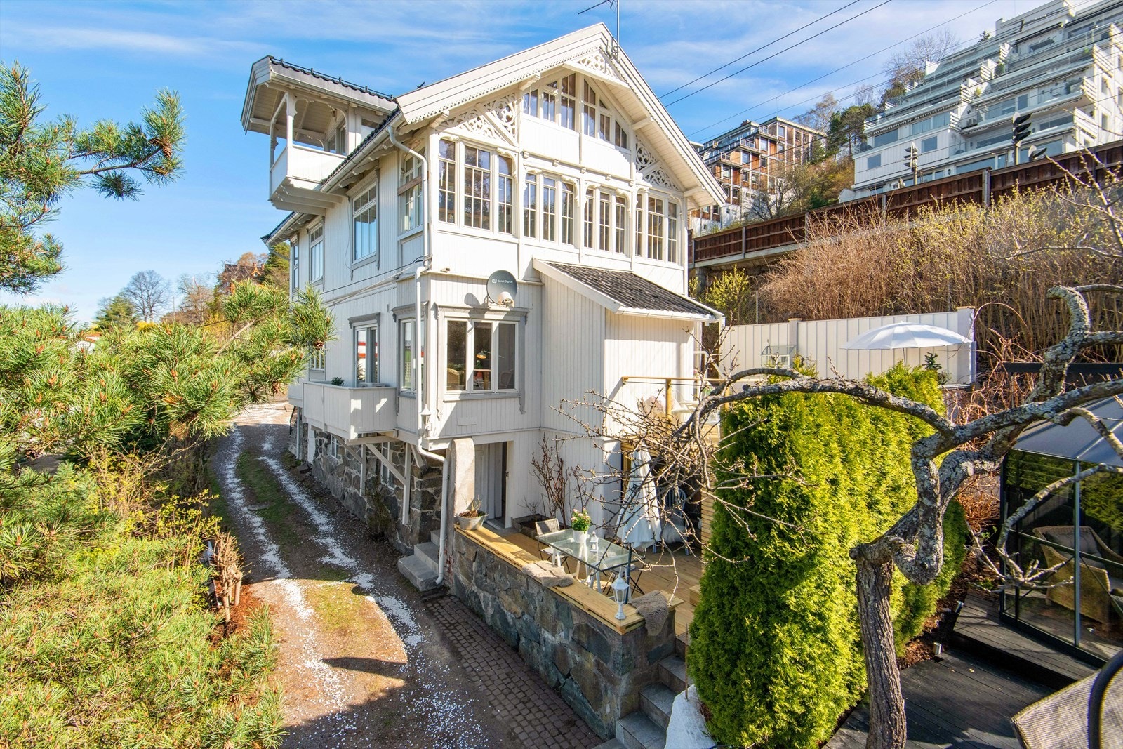 DNB Eiendom presenterer en halvpart av en vakker villa fra 1890 på Nordstrand/Ljan Galleribilde