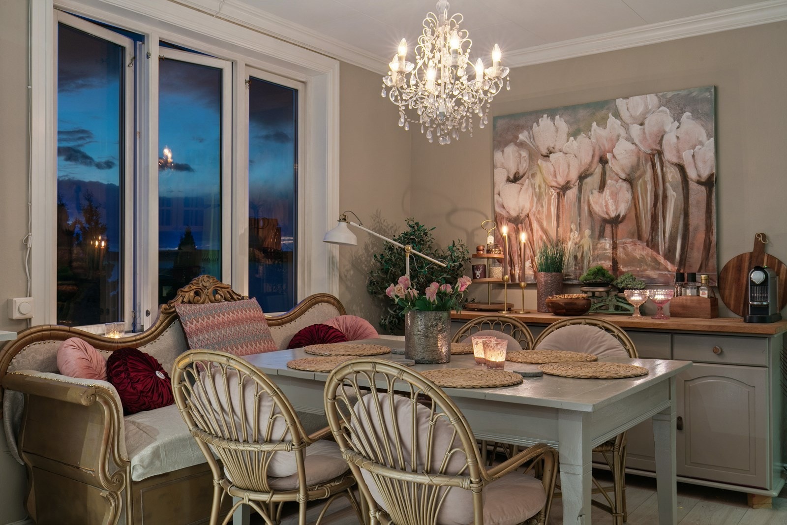 Spisestuen om kvelden Galleribilde