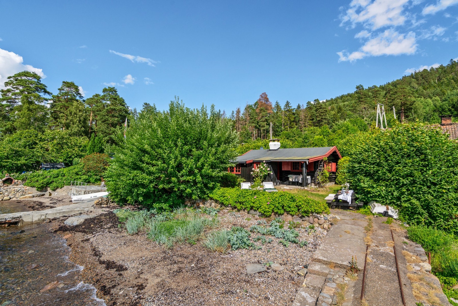 Velkommen til en hyggelig visning, og husk å melde deg på!
Ta kontakt for avtale av privatvisning. Galleribilde