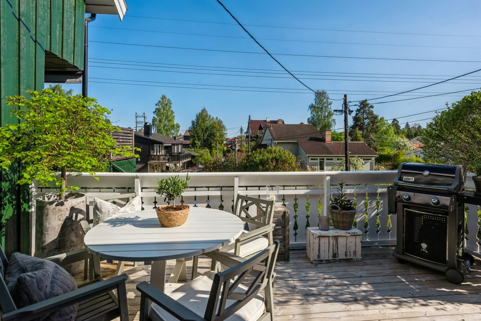 Fra stuen er det utgang til verandaen som er på ca. 20 kvm Galleribilde