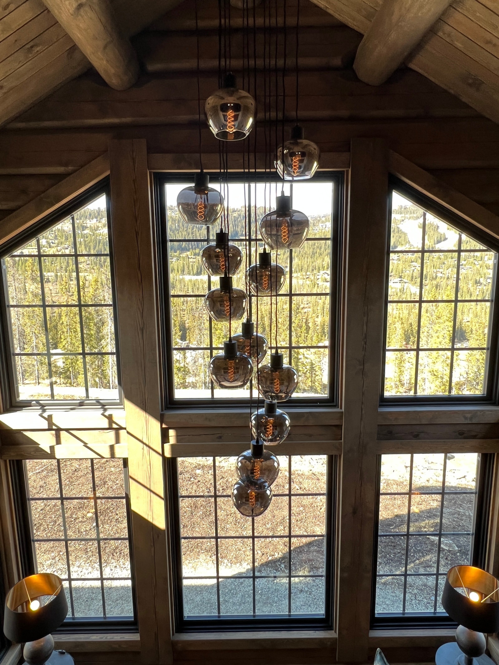 Svært god takhøyde i stue Galleribilde