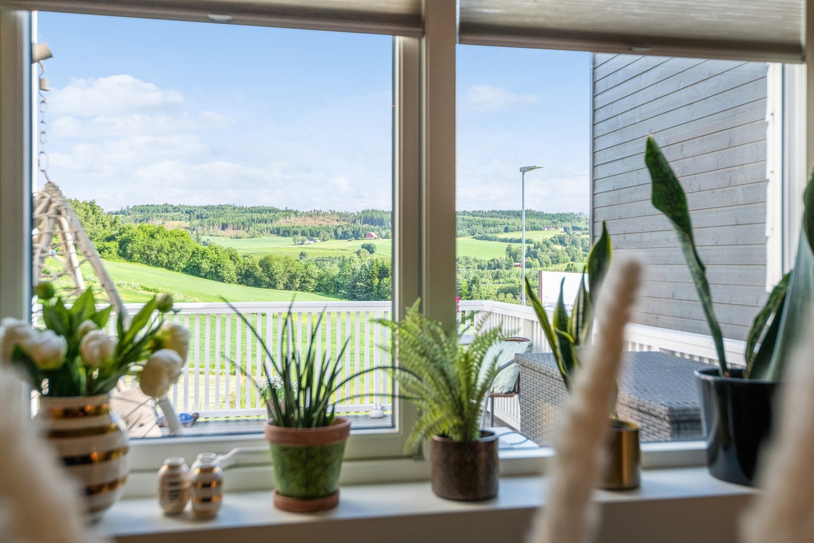 Fra boligen har man utsikt til grøntareal. Galleribilde