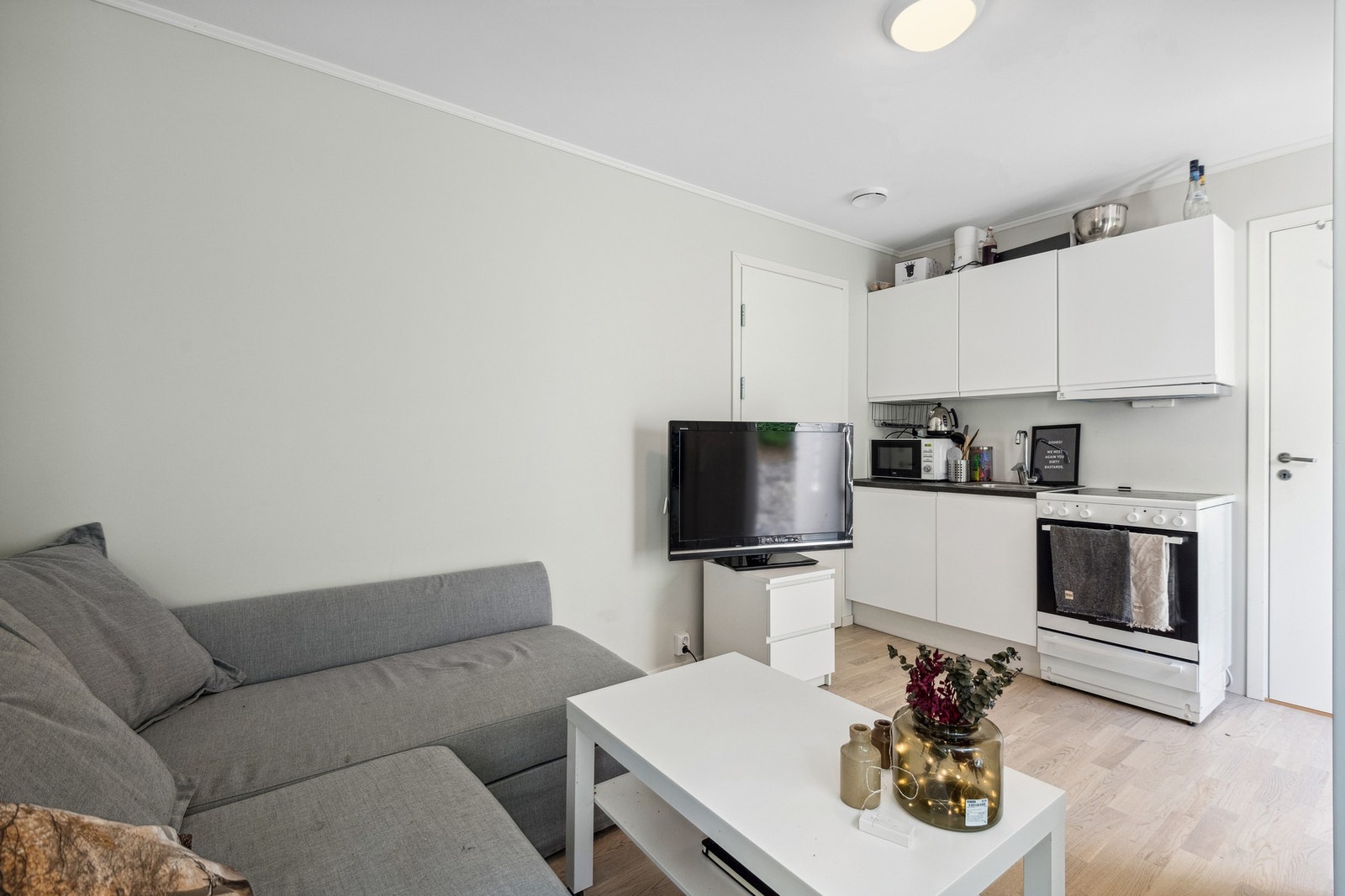 Utleiedelen består av stue/kjøkken og bad. Galleribilde