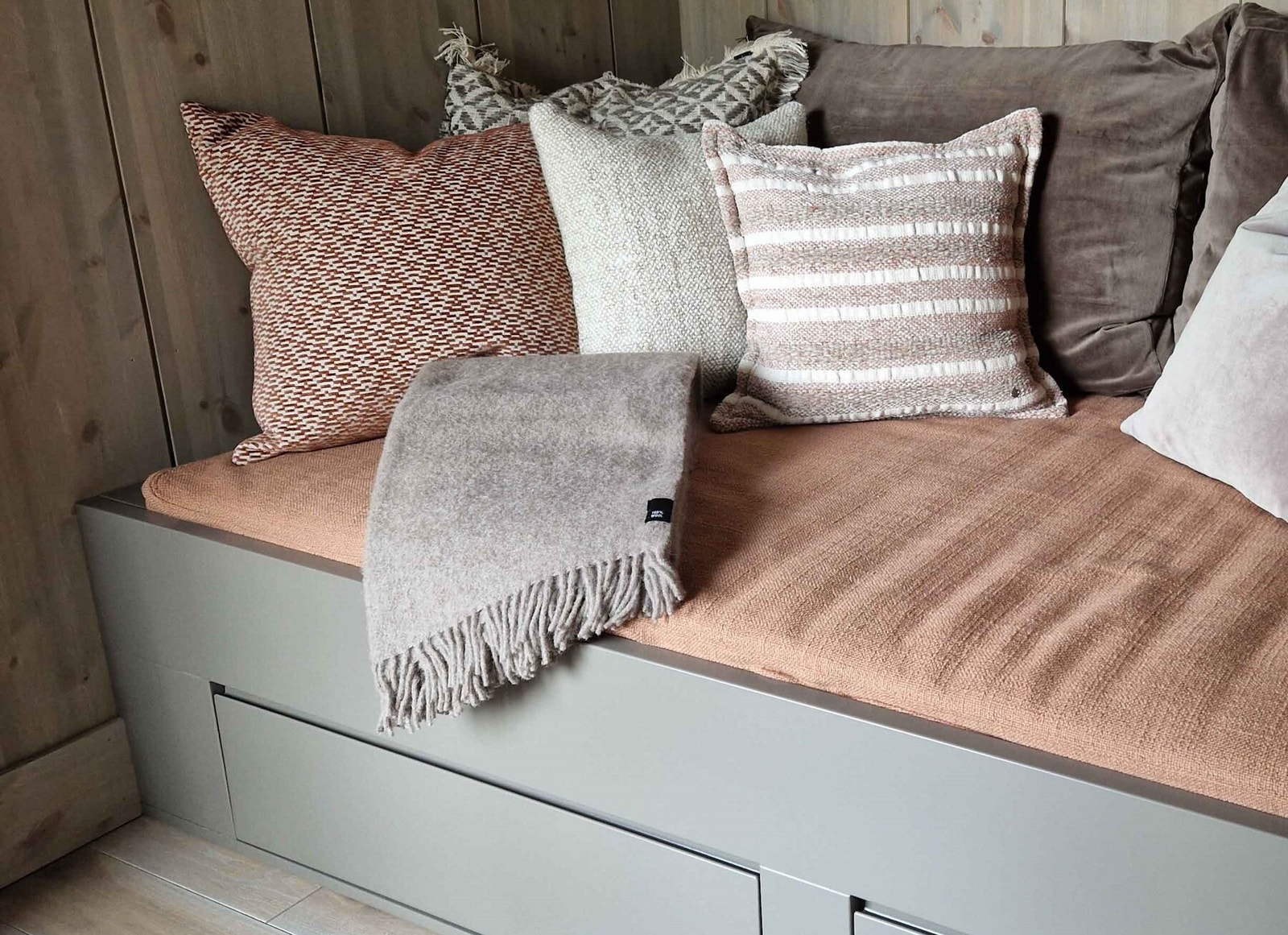 Soverom 3 er innredet med plassbygd daybed fra Hallum tre. Madrass medfølger. Galleribilde