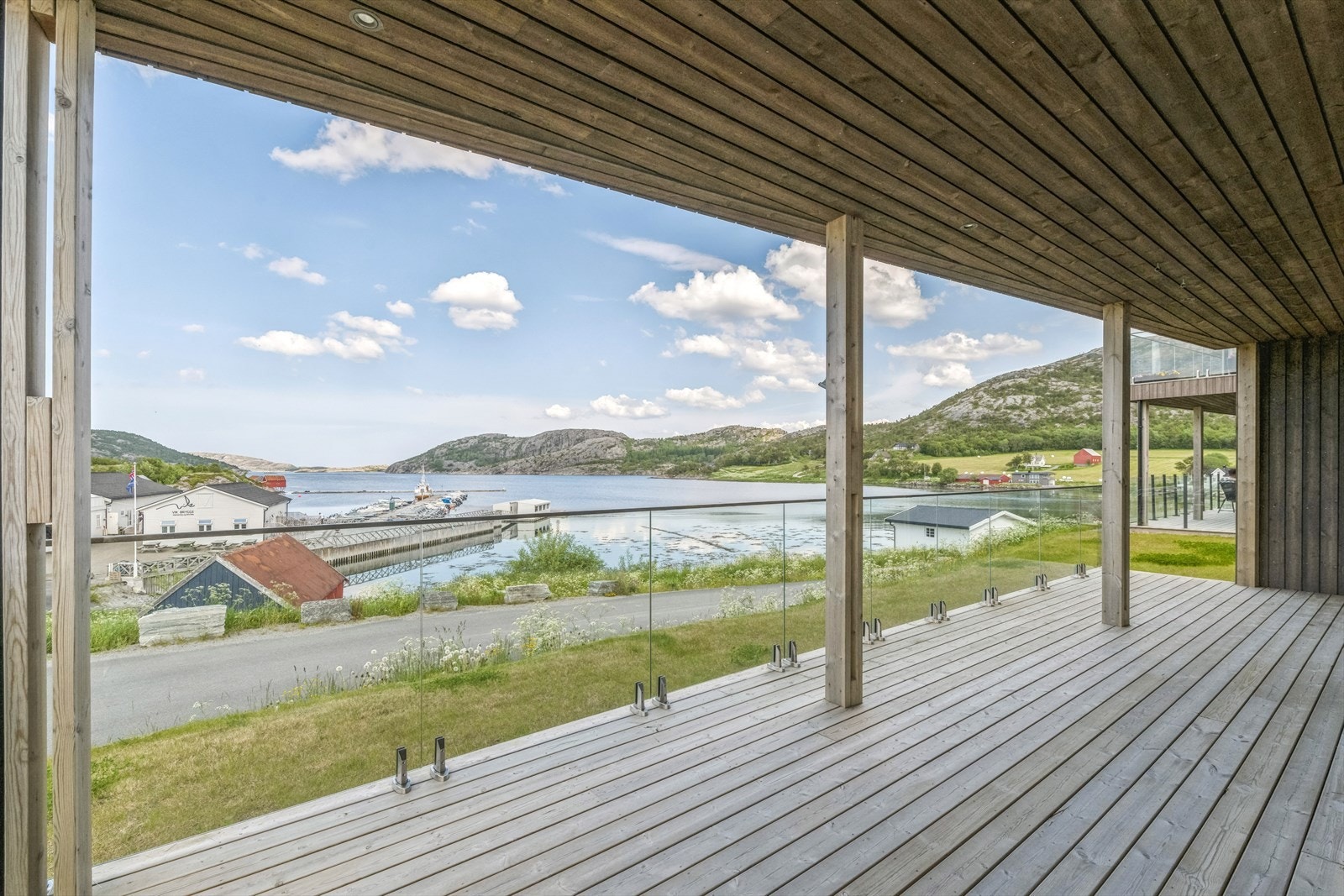 Overbygd terrasse med fantastisk utsikt! Galleribilde