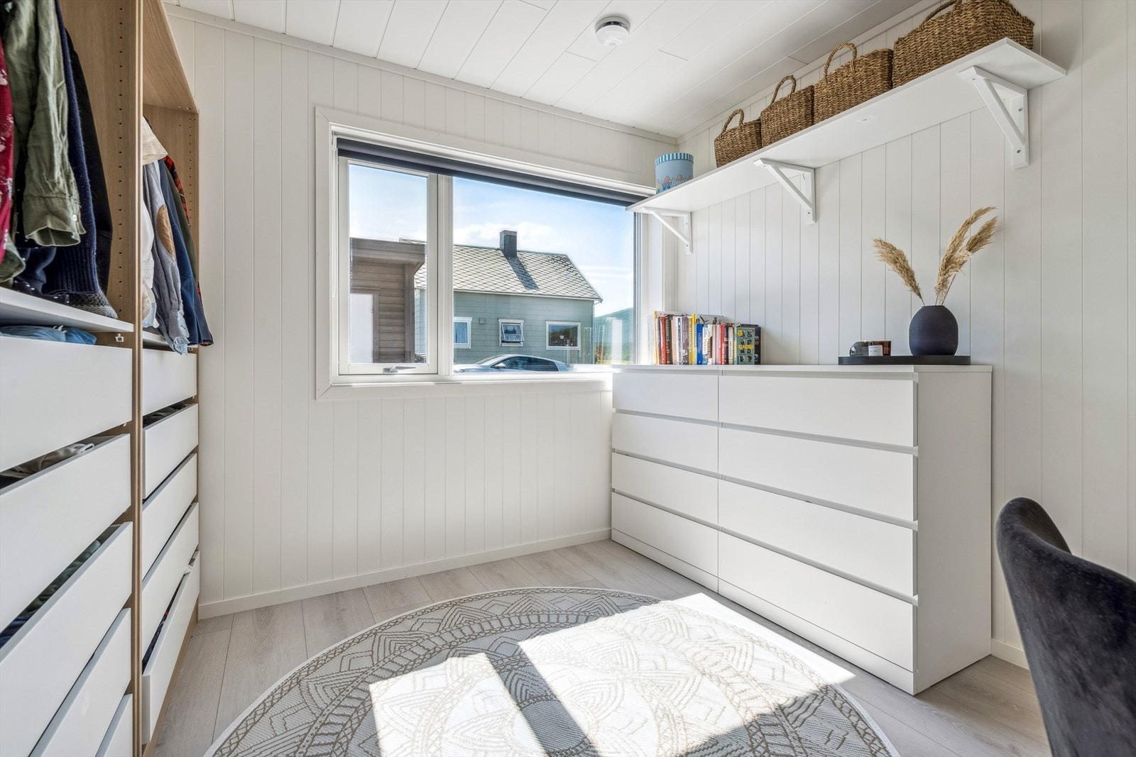 Soverom 3 av 3 brukes i dag som kontor/garderobe Galleribilde