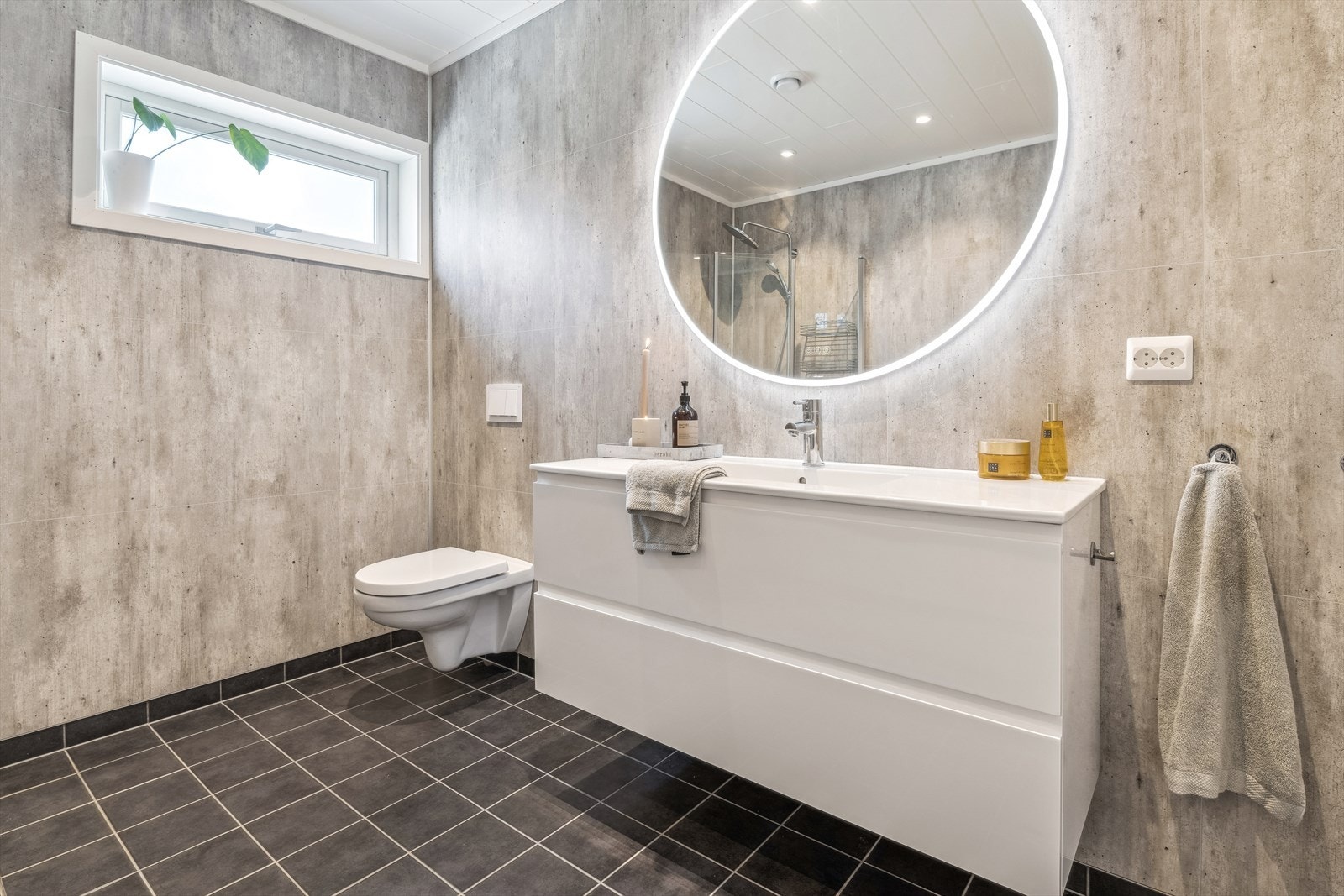 Romslig bad Galleribilde