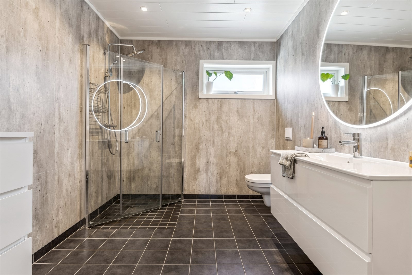 Romslig bad Galleribilde