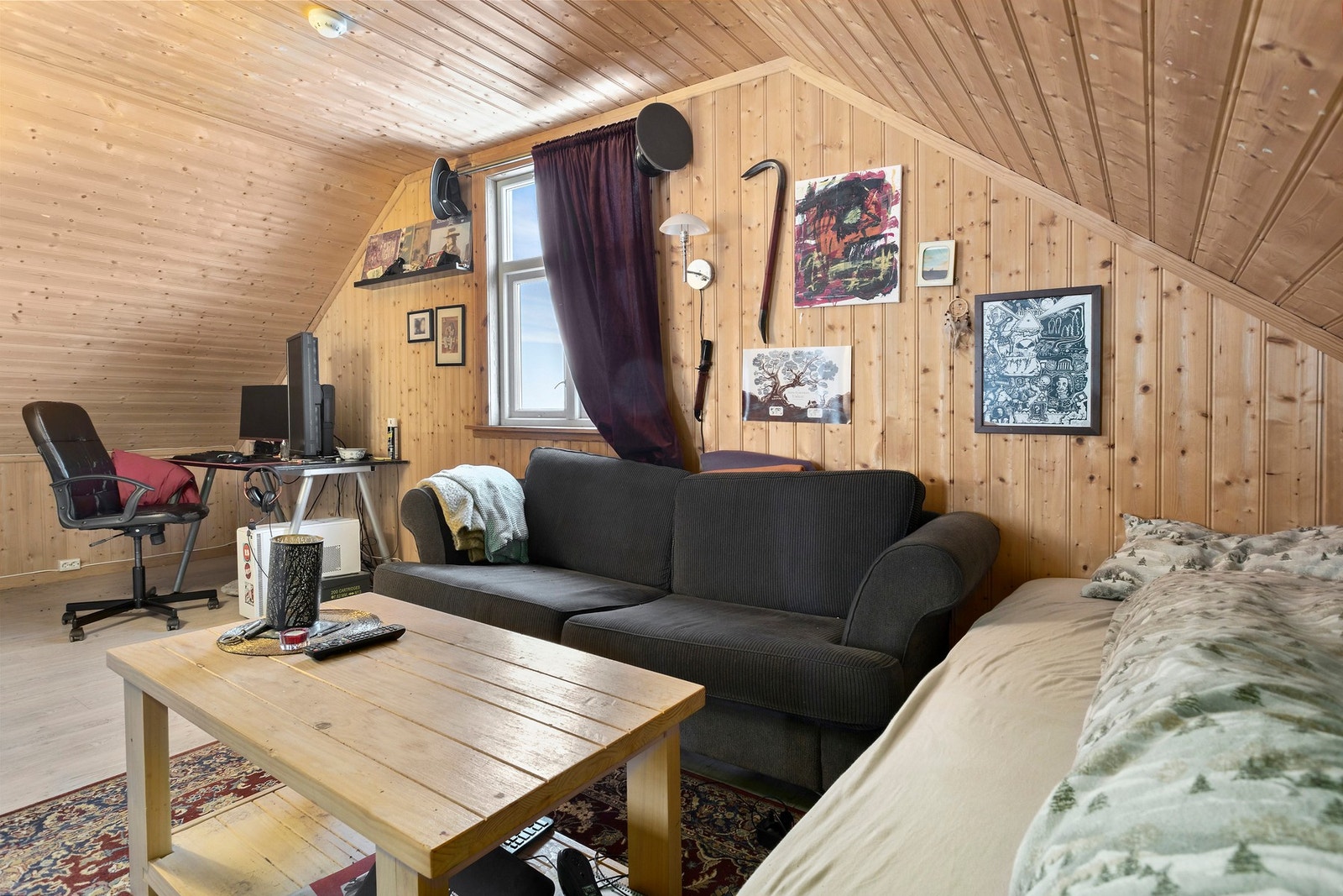 Stue loftsetg. Galleribilde