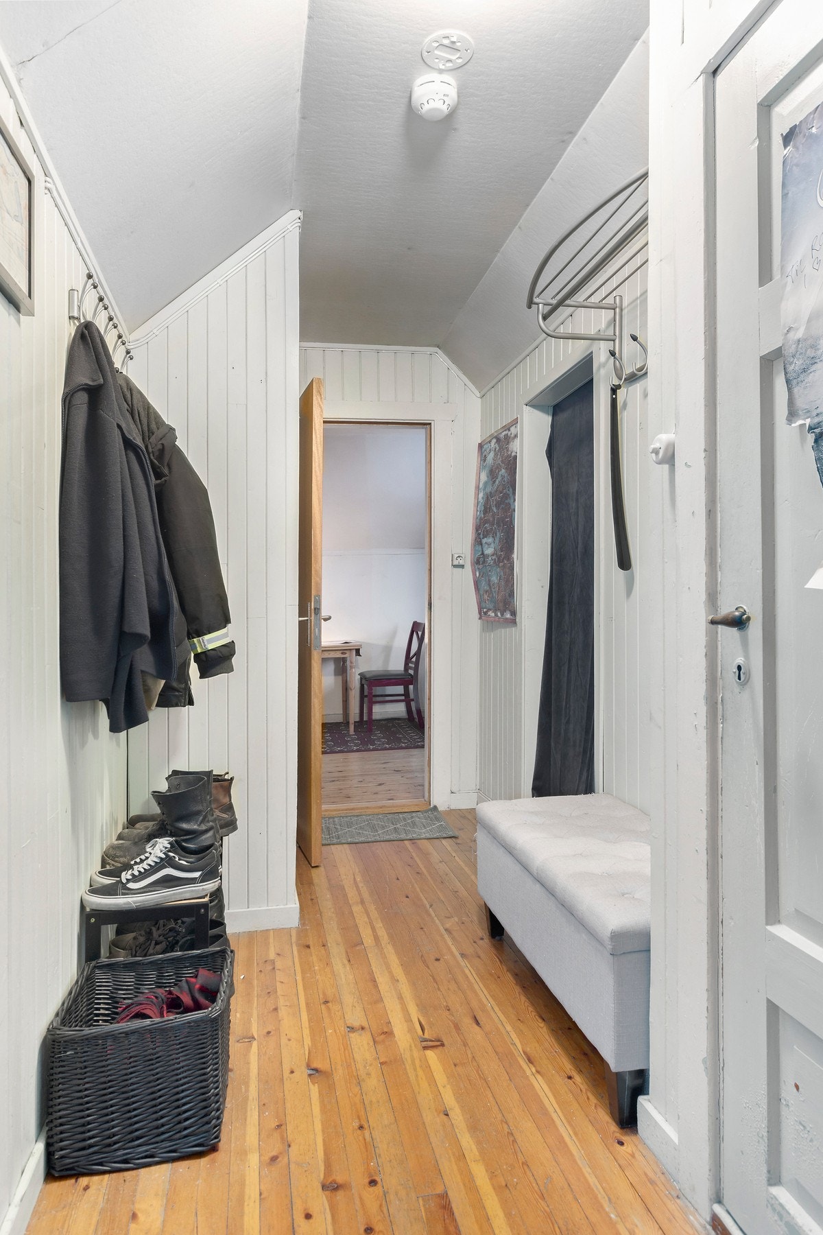 Hall loftsetg. Galleribilde