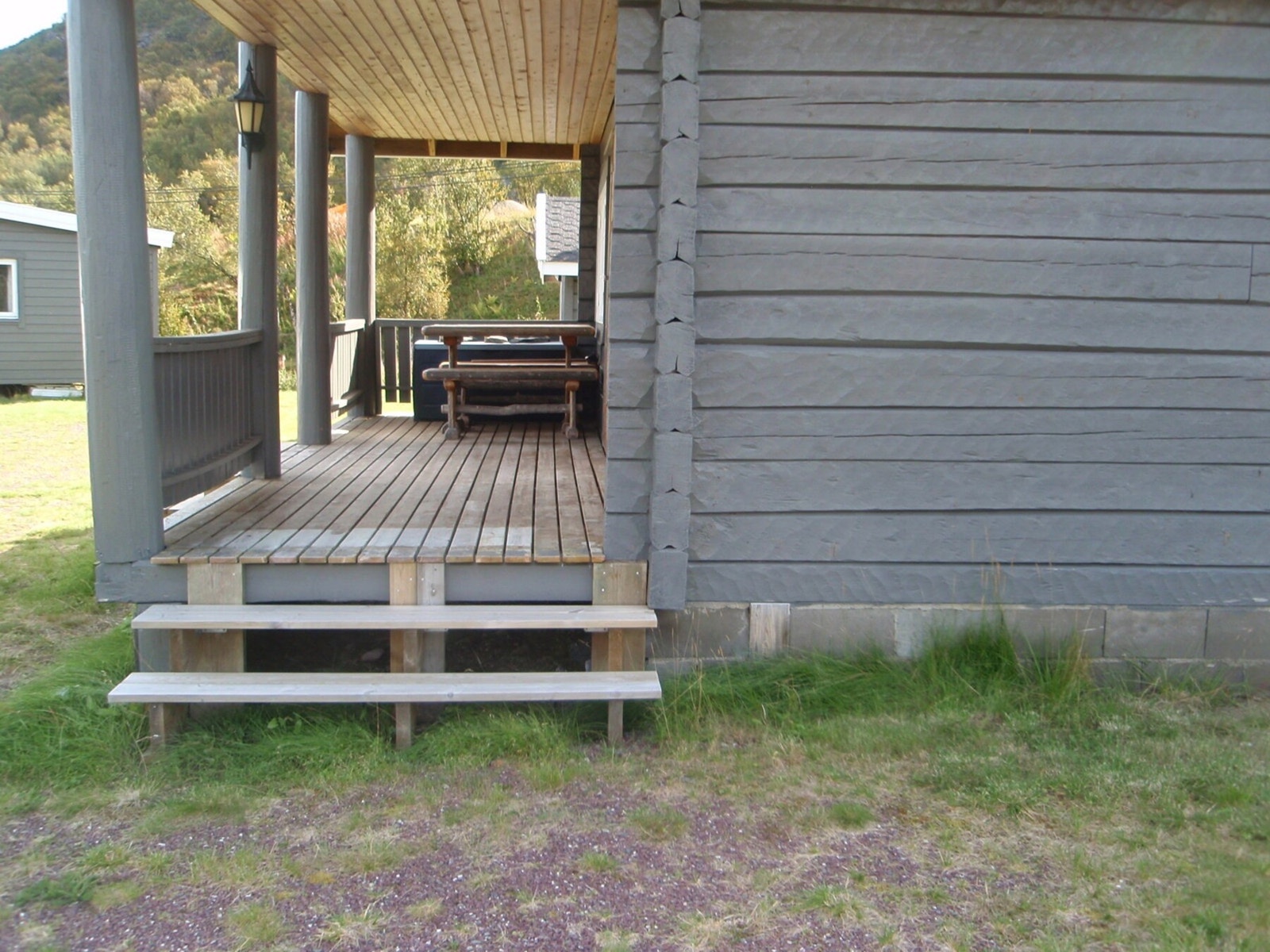 Ved inngangspartiet er det en overbygd terrasse. Galleribilde