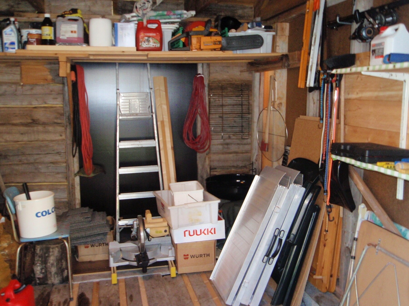 I samme bygg som badstua er uthuset. Her har man god lagringsplass for diverse utstyr. Galleribilde