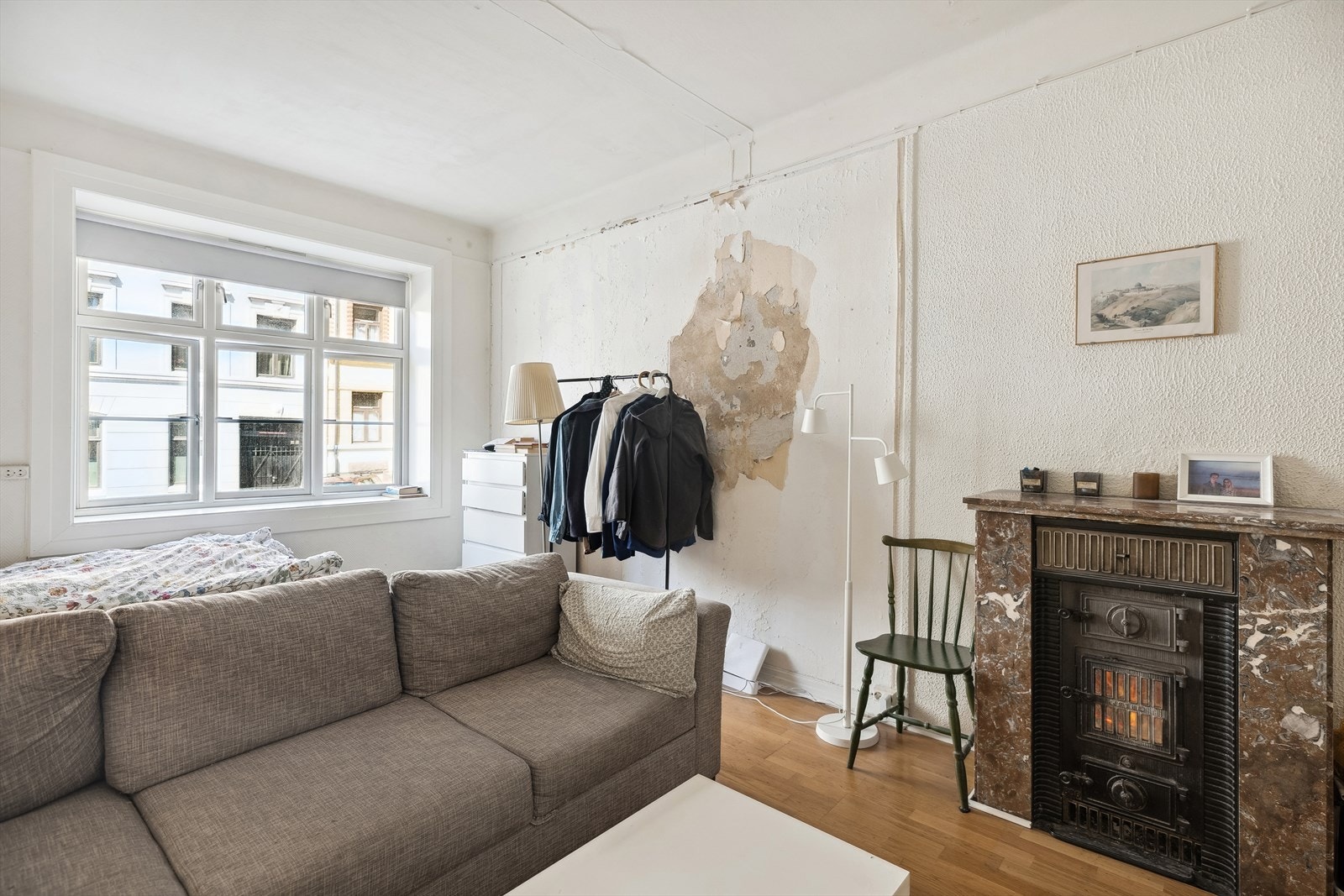 Boligen trenger en del oppussing men her kan du sette ditt eget preg. Galleribilde