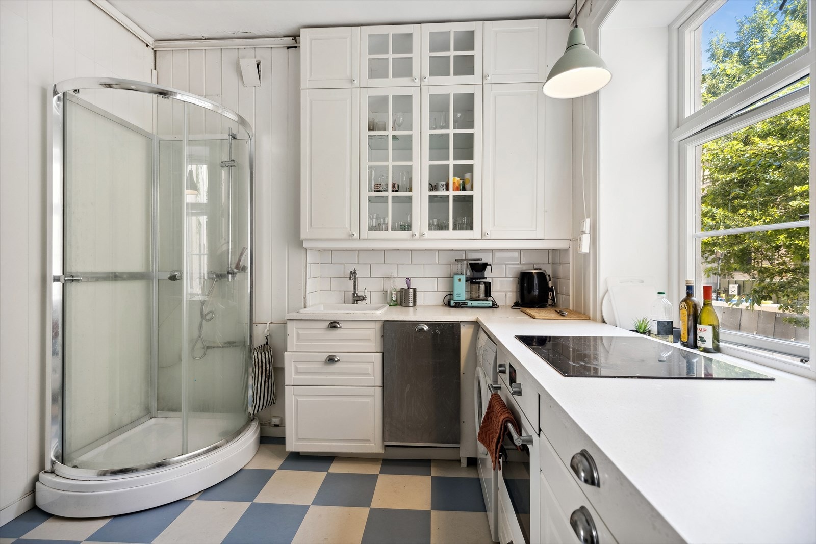 Opplegg for vaskemaskin på kjøkken. Galleribilde