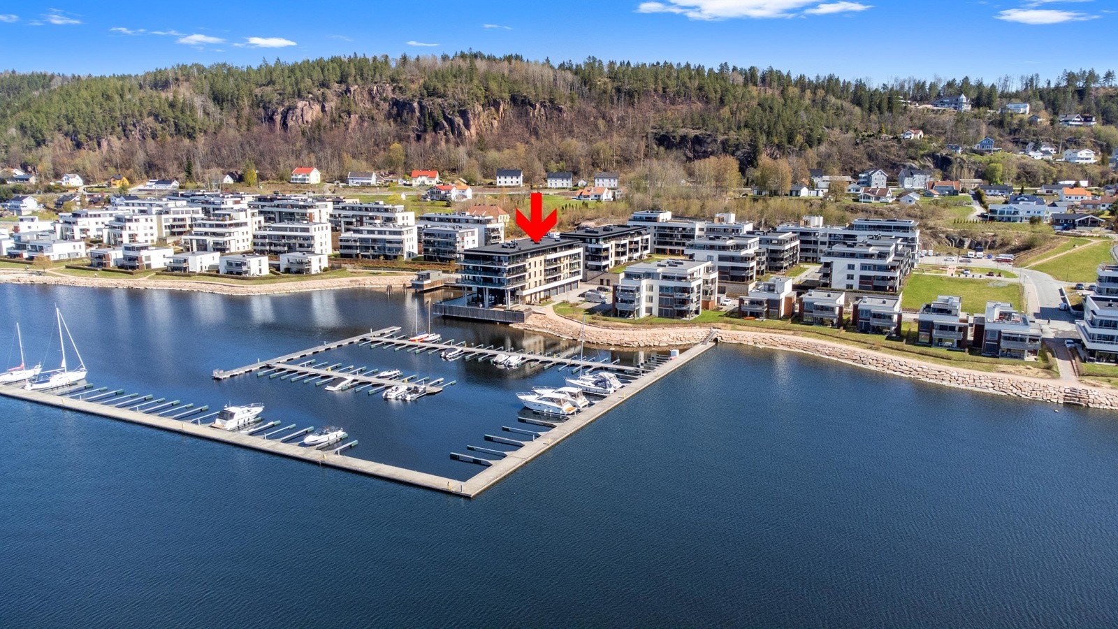 Engersand havn med båthavnen - Beborere på Engersand Havn har fortrinnsrett til leie av båtplass! Galleribilde