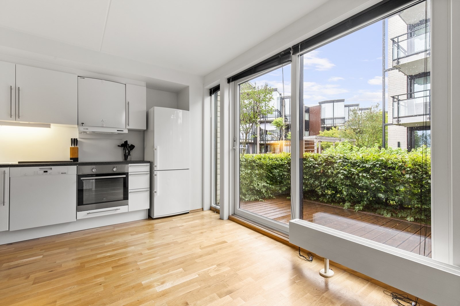 Utgang til en flott terrasse. Galleribilde