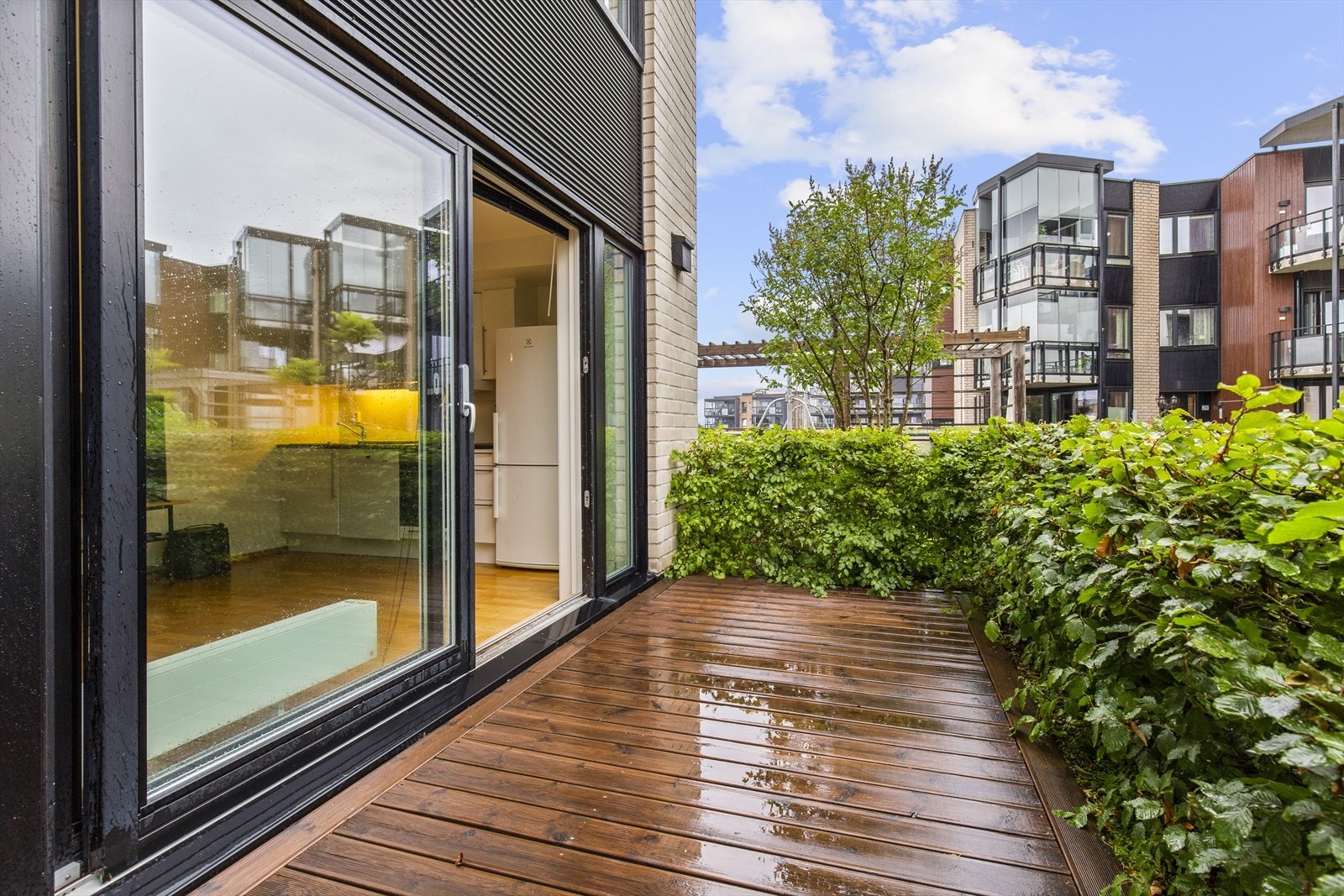 Utgang til en flott terrasse. Galleribilde