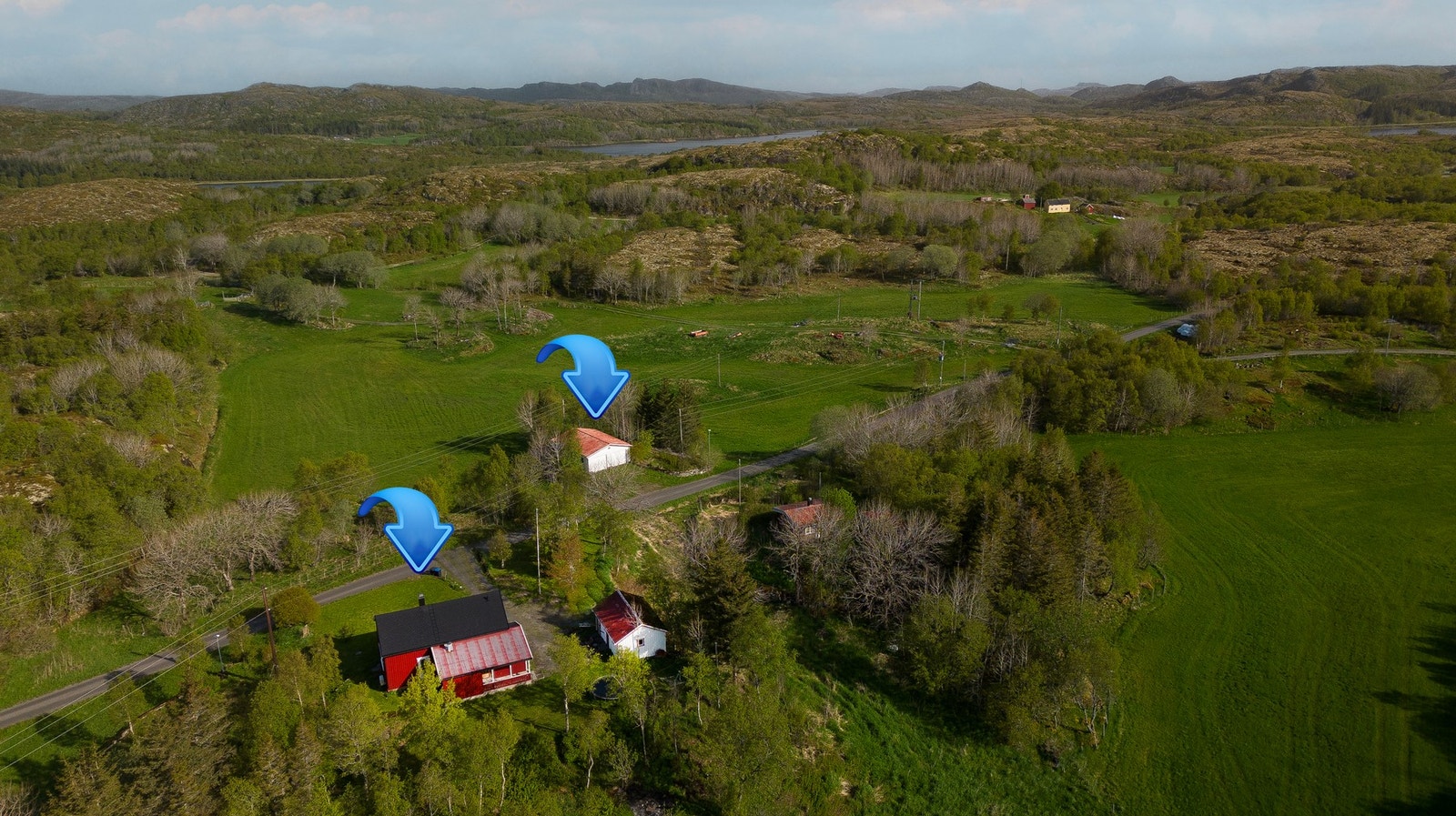Landlig beliggenhet i naturskjønne omgivelser, ca 20 minutter fra Rørvik Galleribilde