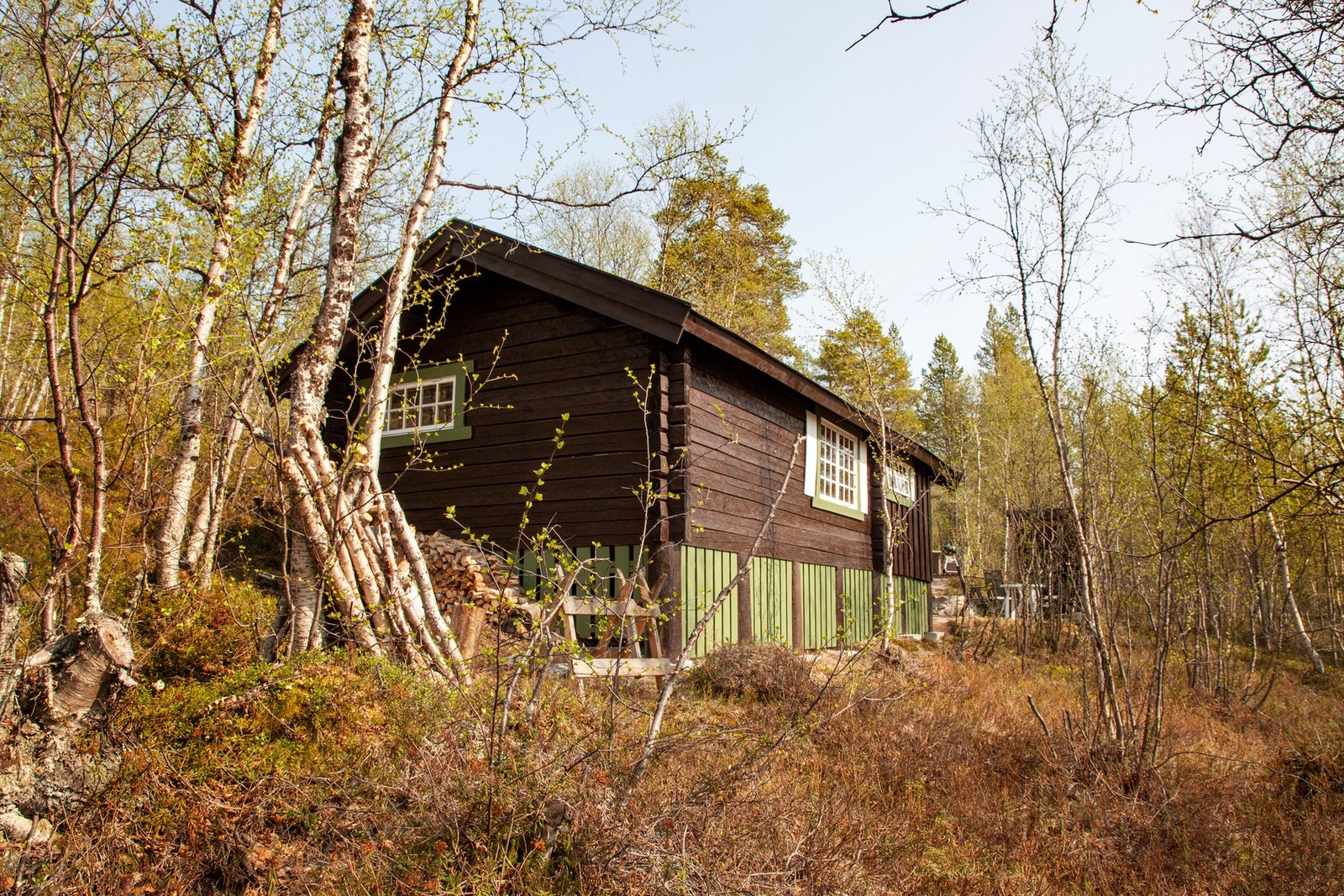 Hovedhytten består av Vindfang, stue/kjøkken, soverom og utebod Galleribilde