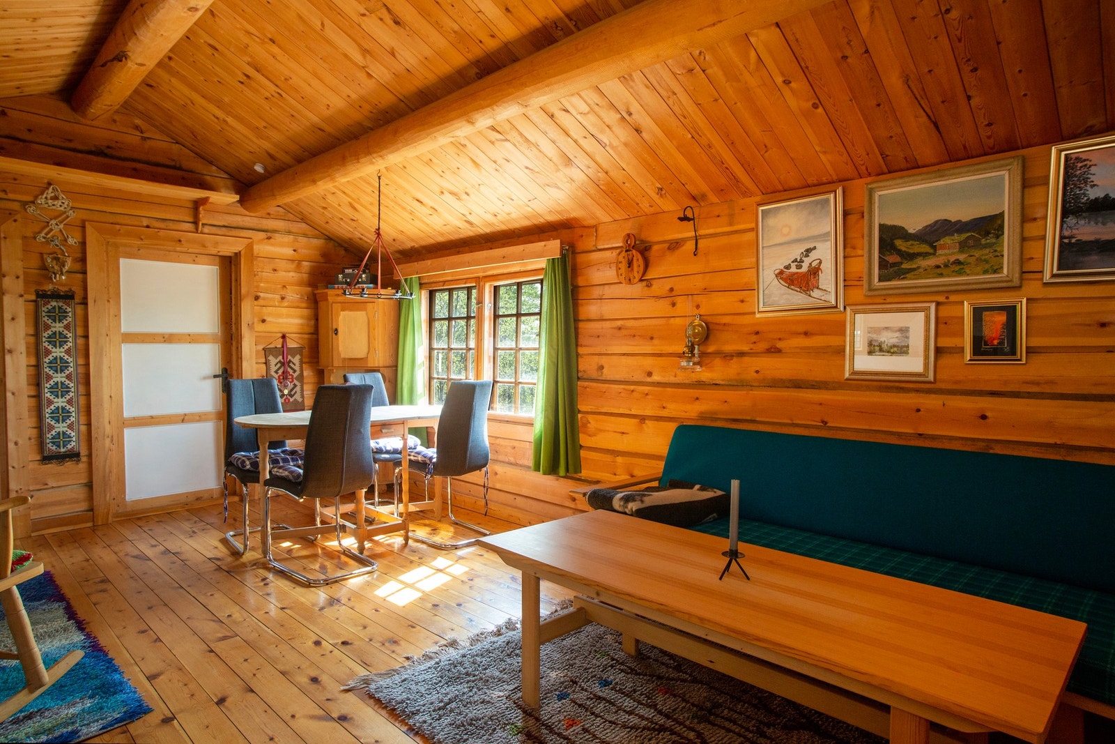 Stue og spiseplass Galleribilde