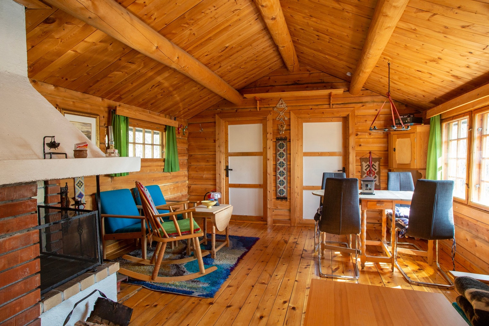 I stuen er det plass for flere møbleringssoner Galleribilde