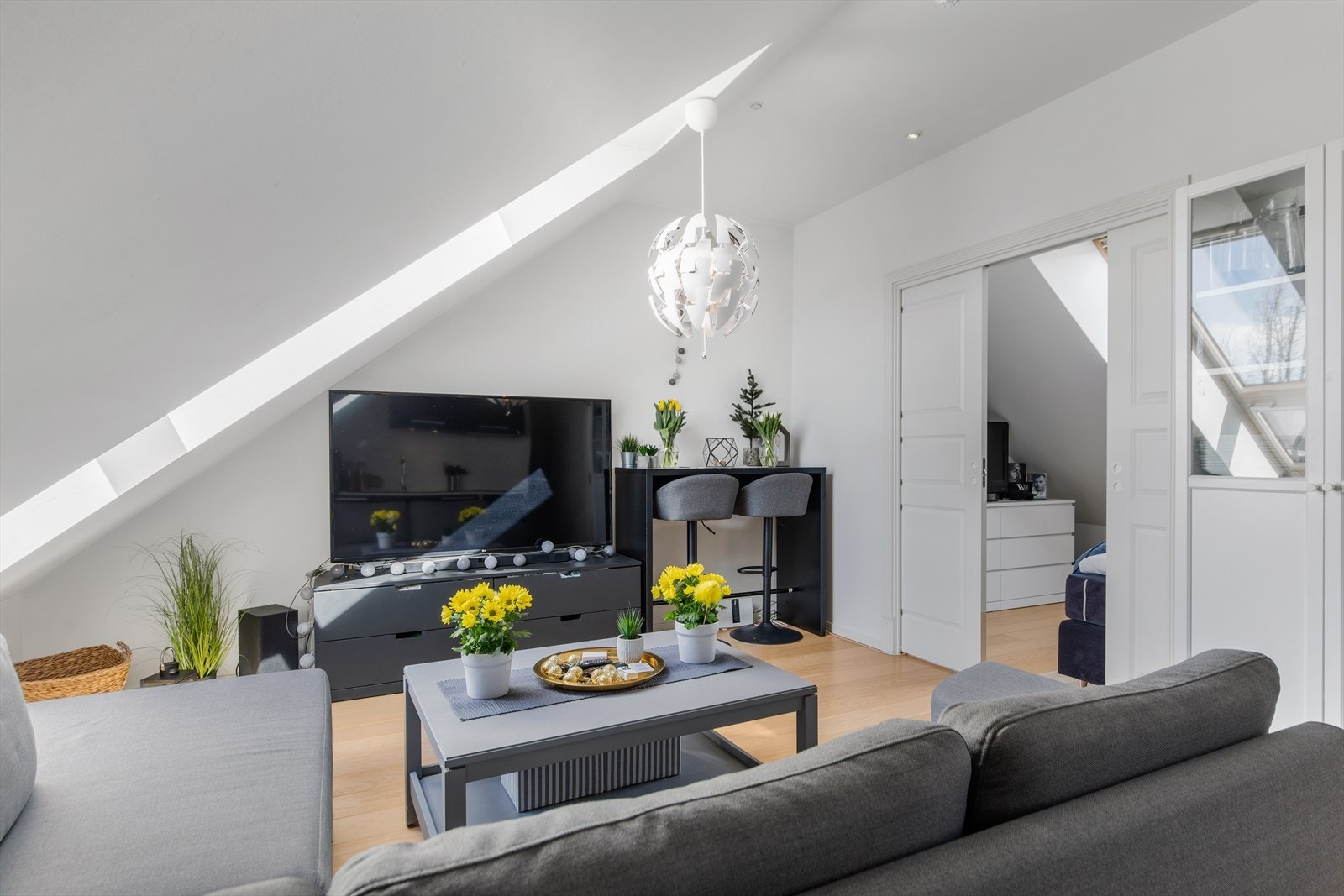 Spotter i himlingen. Galleribilde