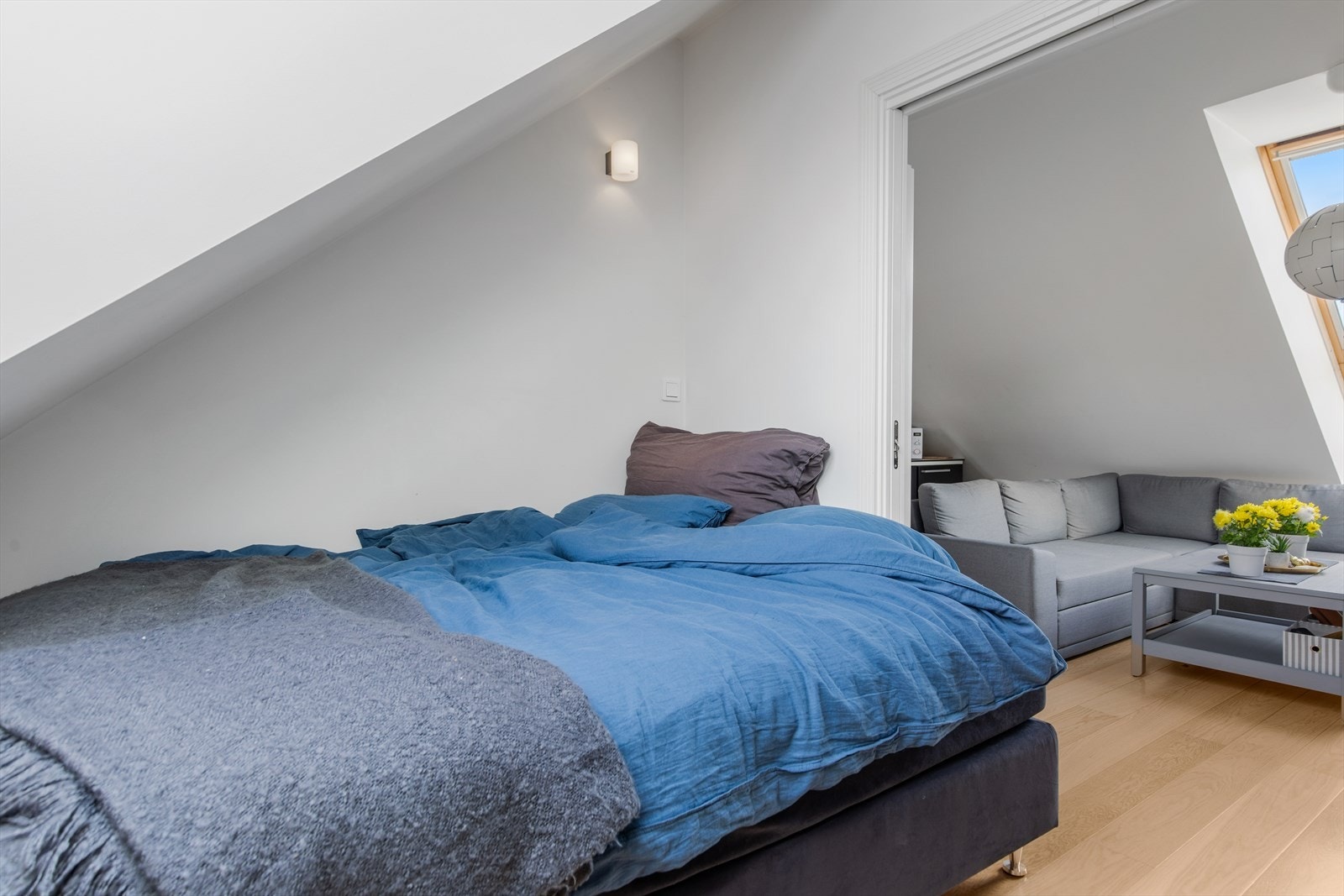 God plass til stor seng på soverommene. Galleribilde